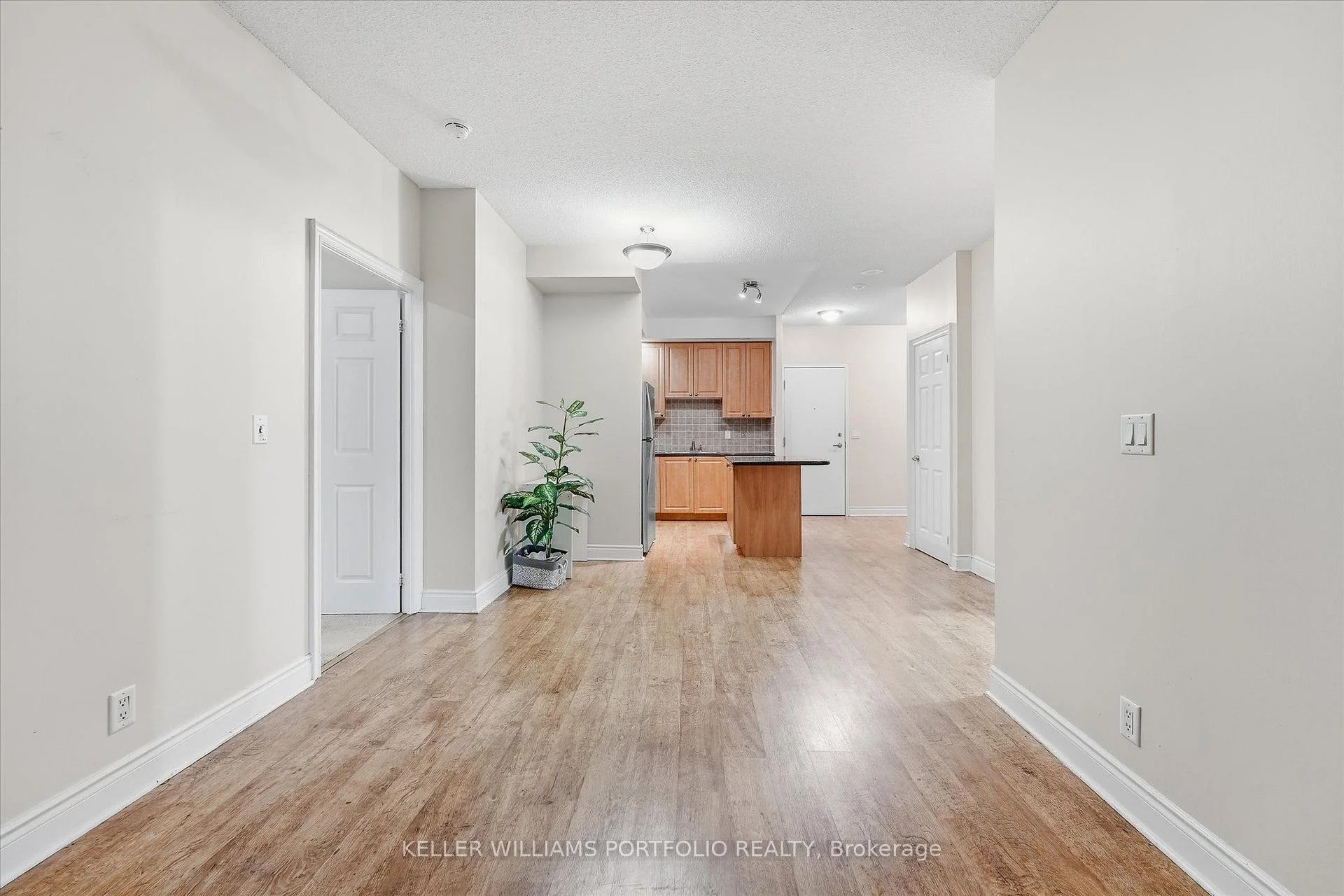 Photo 11 of Unit 133, 33 Cox Boulevard, Markham, Unionville — HOMEH