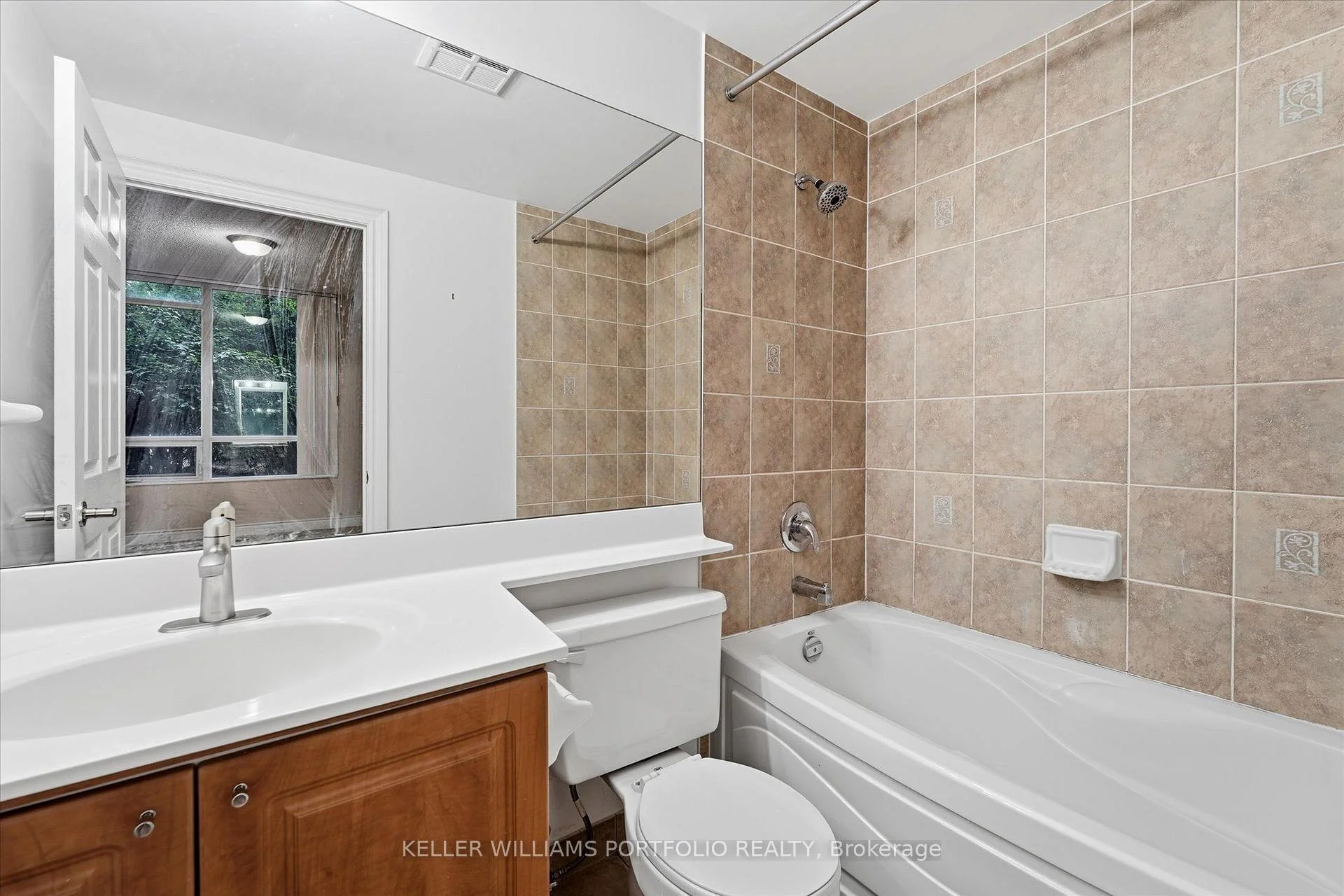 Photo 22 of Unit 133, 33 Cox Boulevard, Markham, Unionville — HOMEH