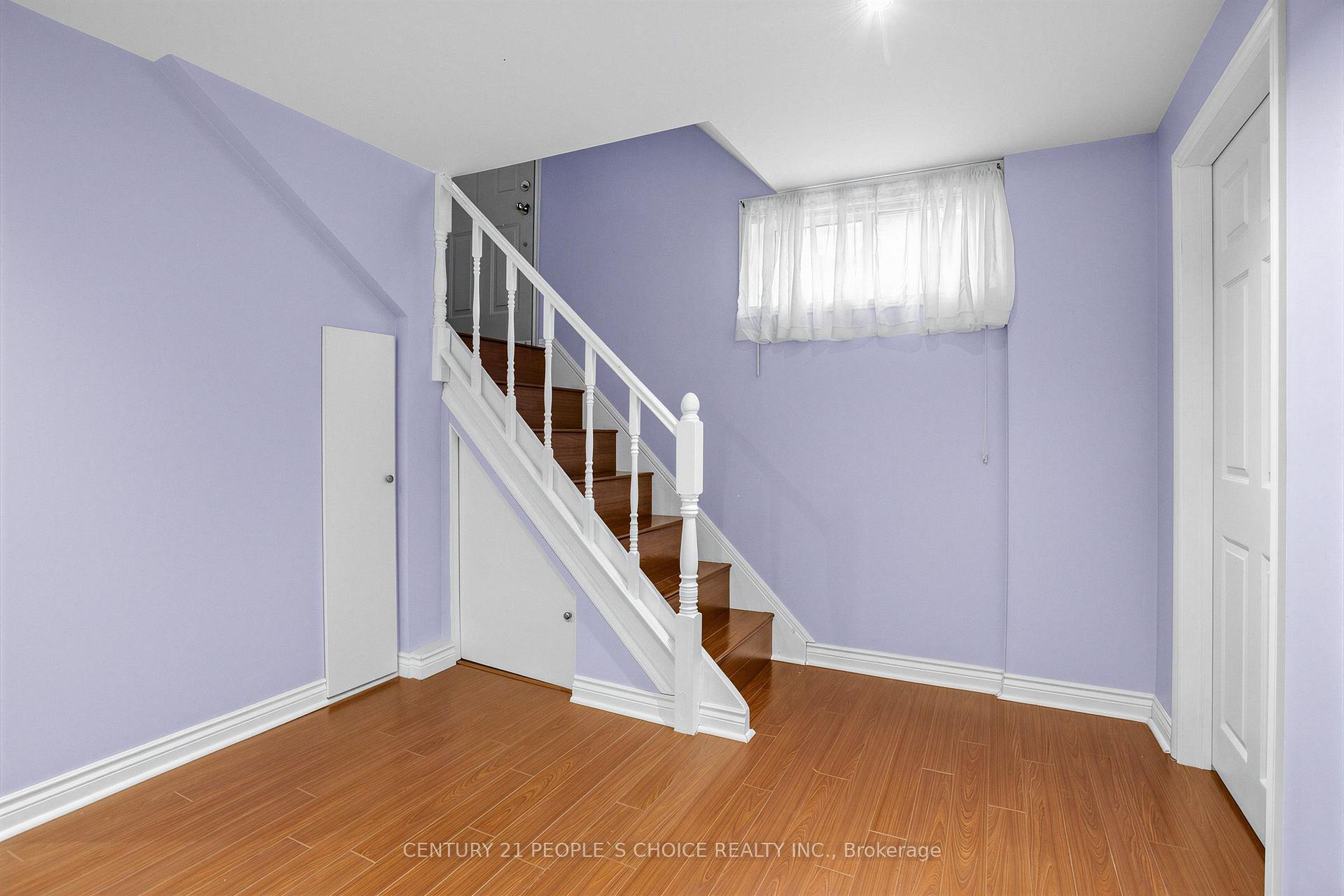 Photo 3 of Unit LOWER, 42 Dixfield Drive, Etobicoke, Eringate-Centennial-West Deane — HOMEH