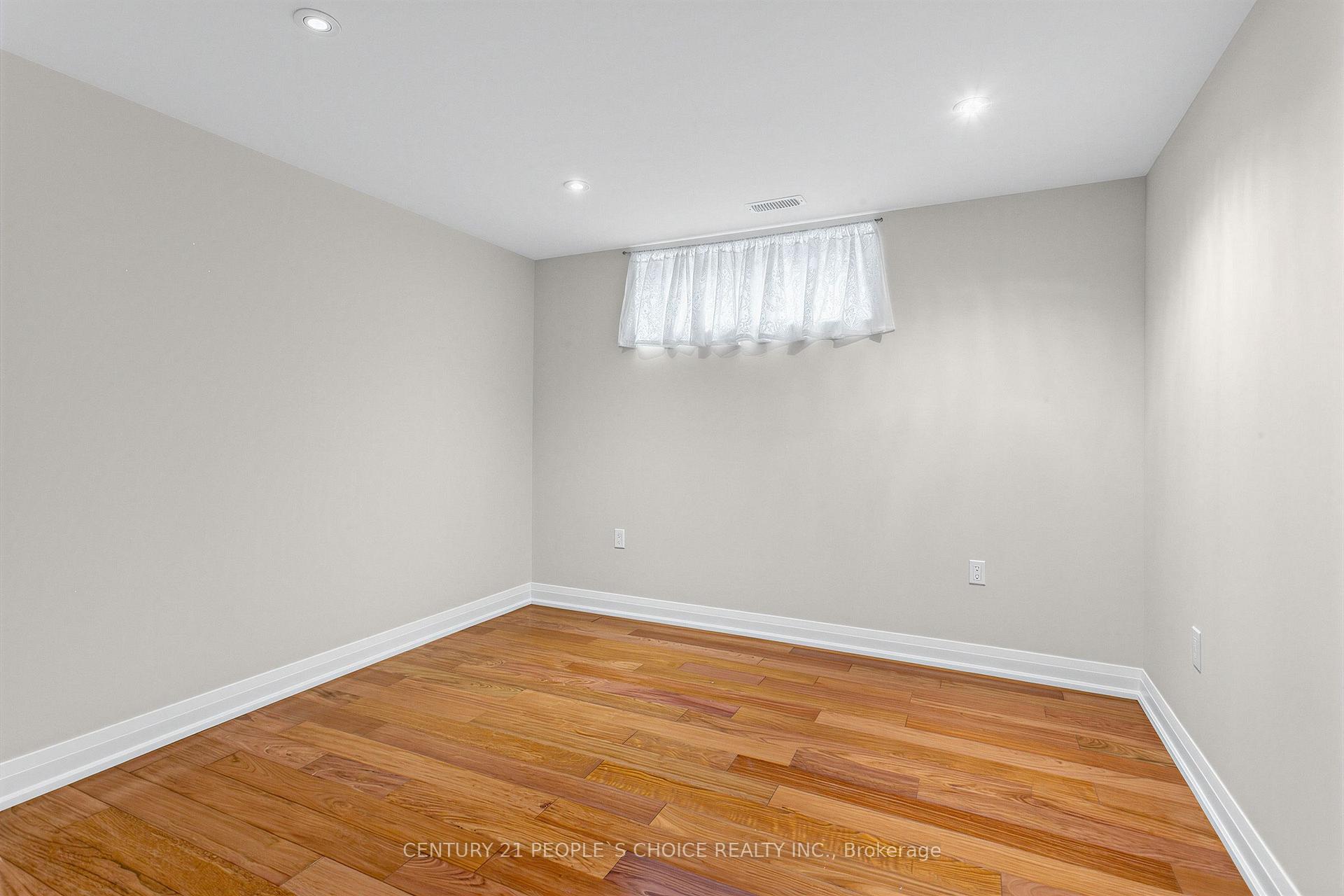 Photo 10 of Unit LOWER, 42 Dixfield Drive, Etobicoke, Eringate-Centennial-West Deane — HOMEH