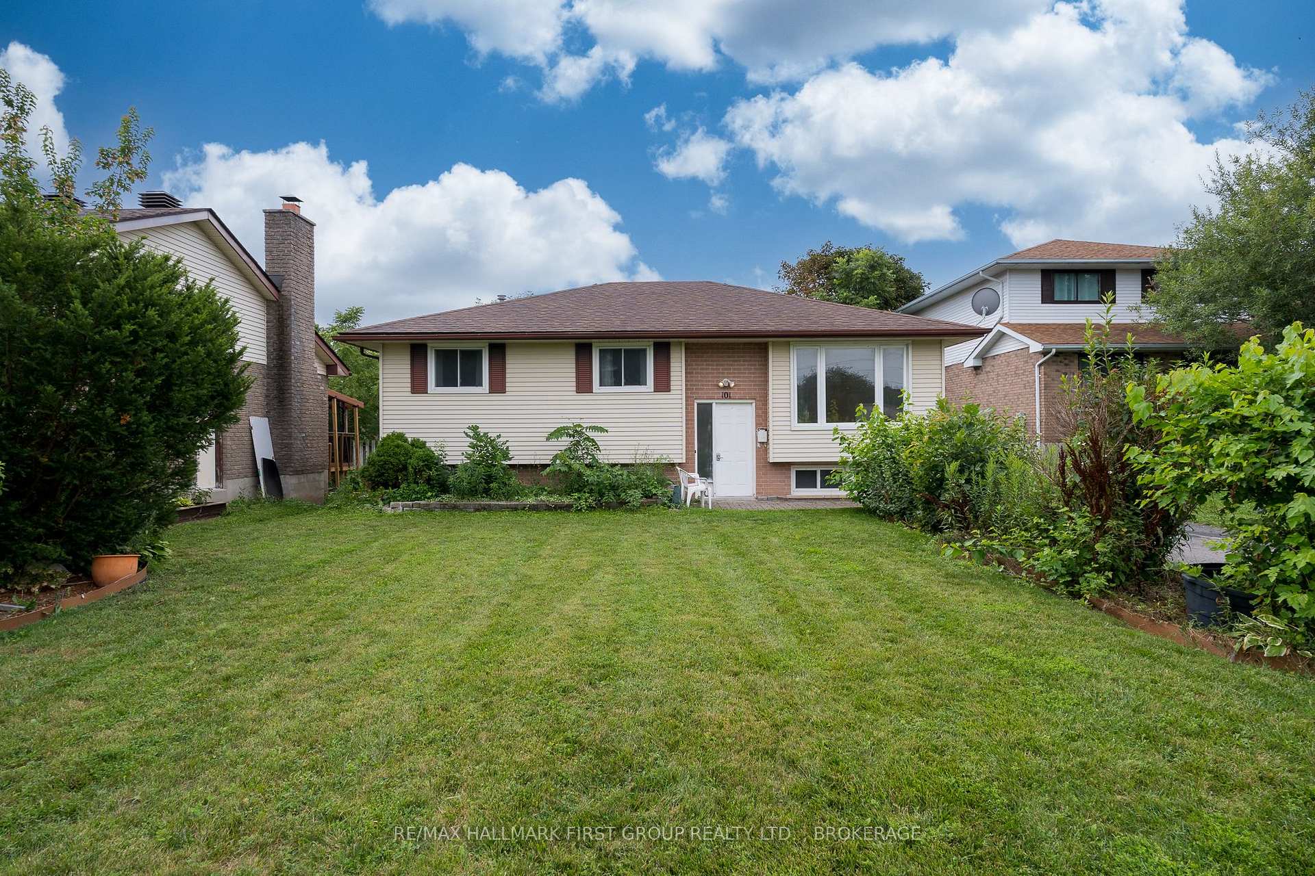 Photo 1 of 101 Cascade Boulevard, Belleville, Belleville Ward — HOMEH