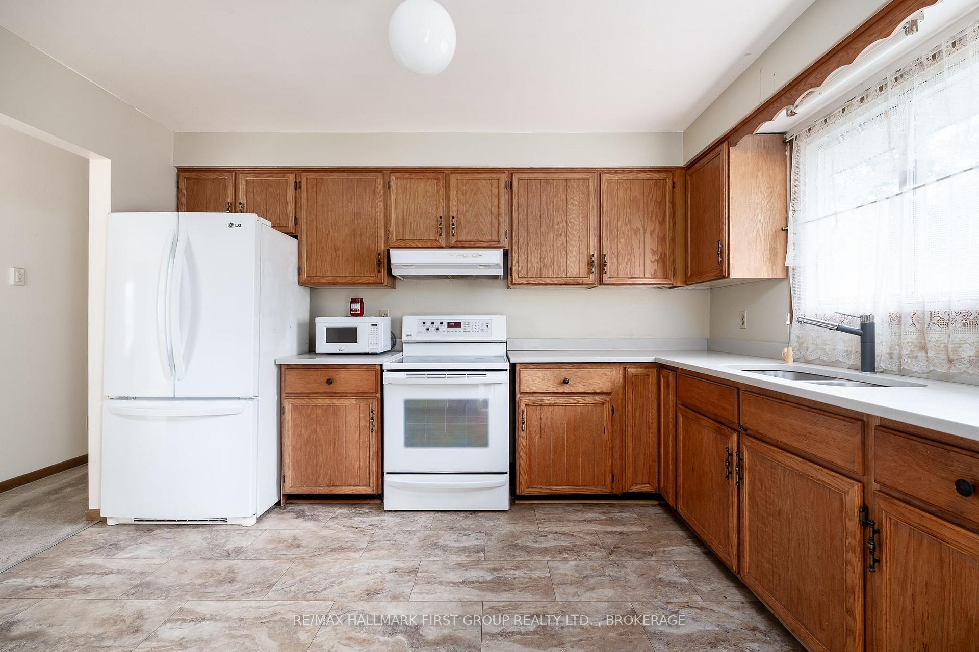 Photo 11 of 101 Cascade Boulevard, Belleville, Belleville Ward — HOMEH