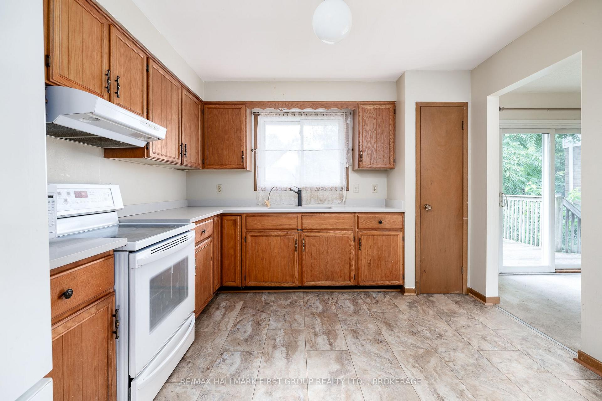 Photo 12 of 101 Cascade Boulevard, Belleville, Belleville Ward — HOMEH