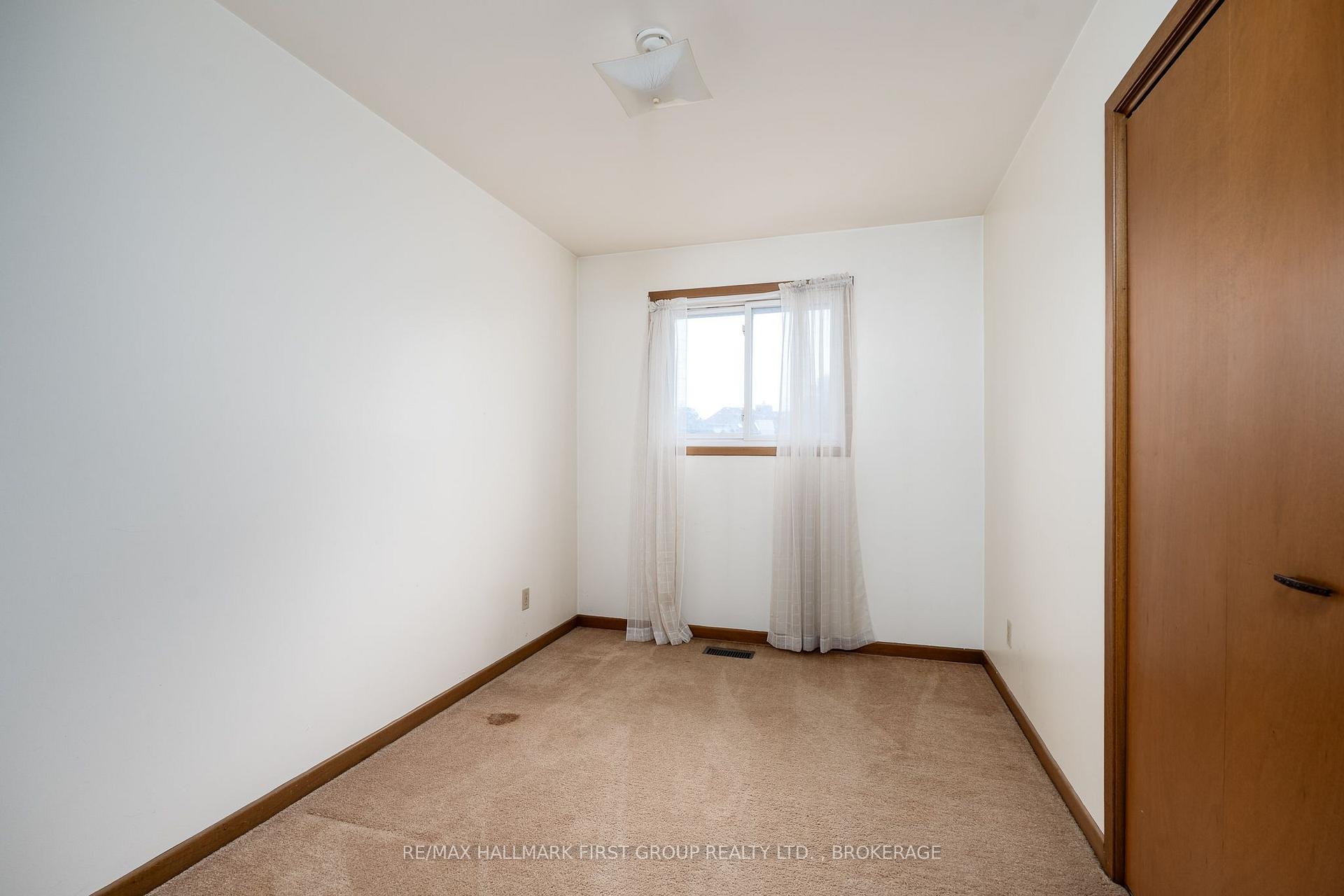 Photo 16 of 101 Cascade Boulevard, Belleville, Belleville Ward — HOMEH