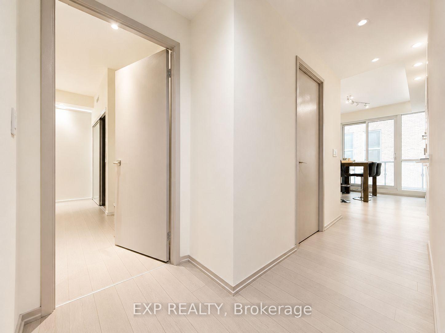 Photo 3 of Unit 1406, 70 Temperance Street, Toronto, Bay Street Corridor — HOMEH
