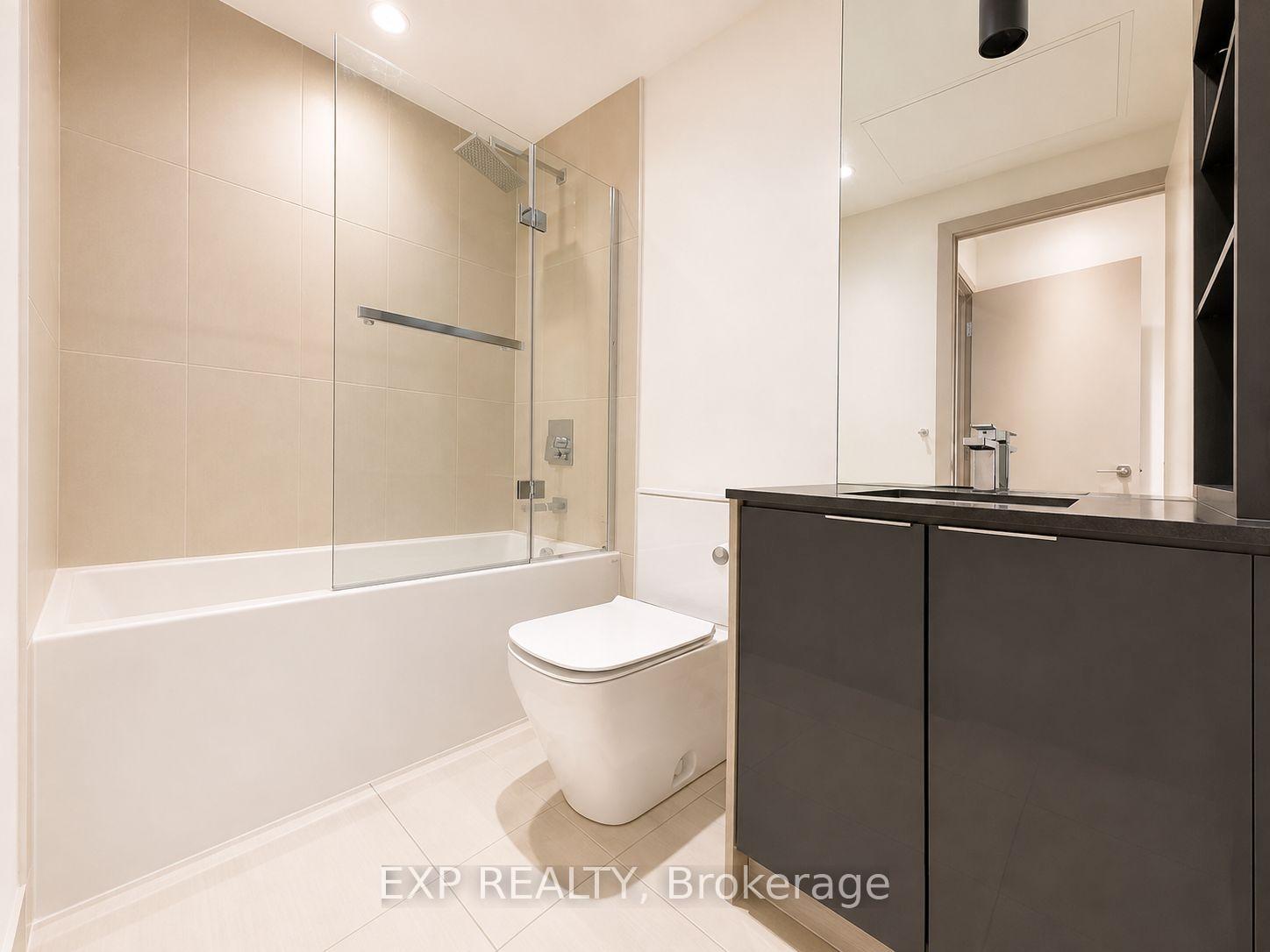 Photo 5 of Unit 1406, 70 Temperance Street, Toronto, Bay Street Corridor — HOMEH