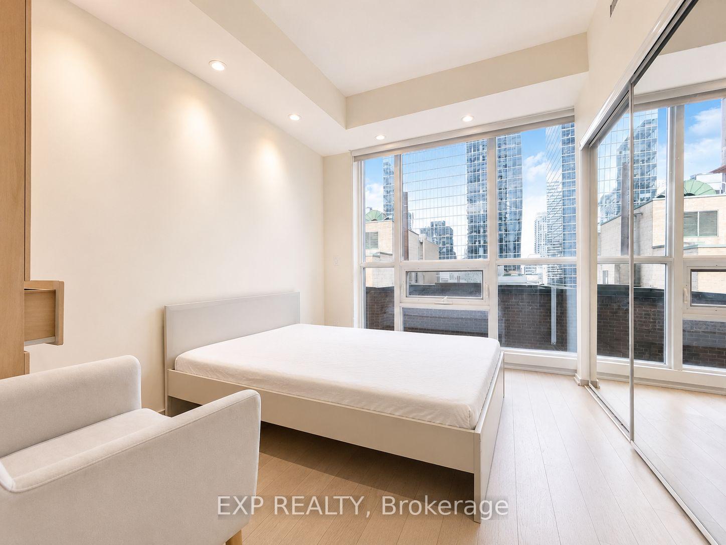 Photo 6 of Unit 1406, 70 Temperance Street, Toronto, Bay Street Corridor — HOMEH