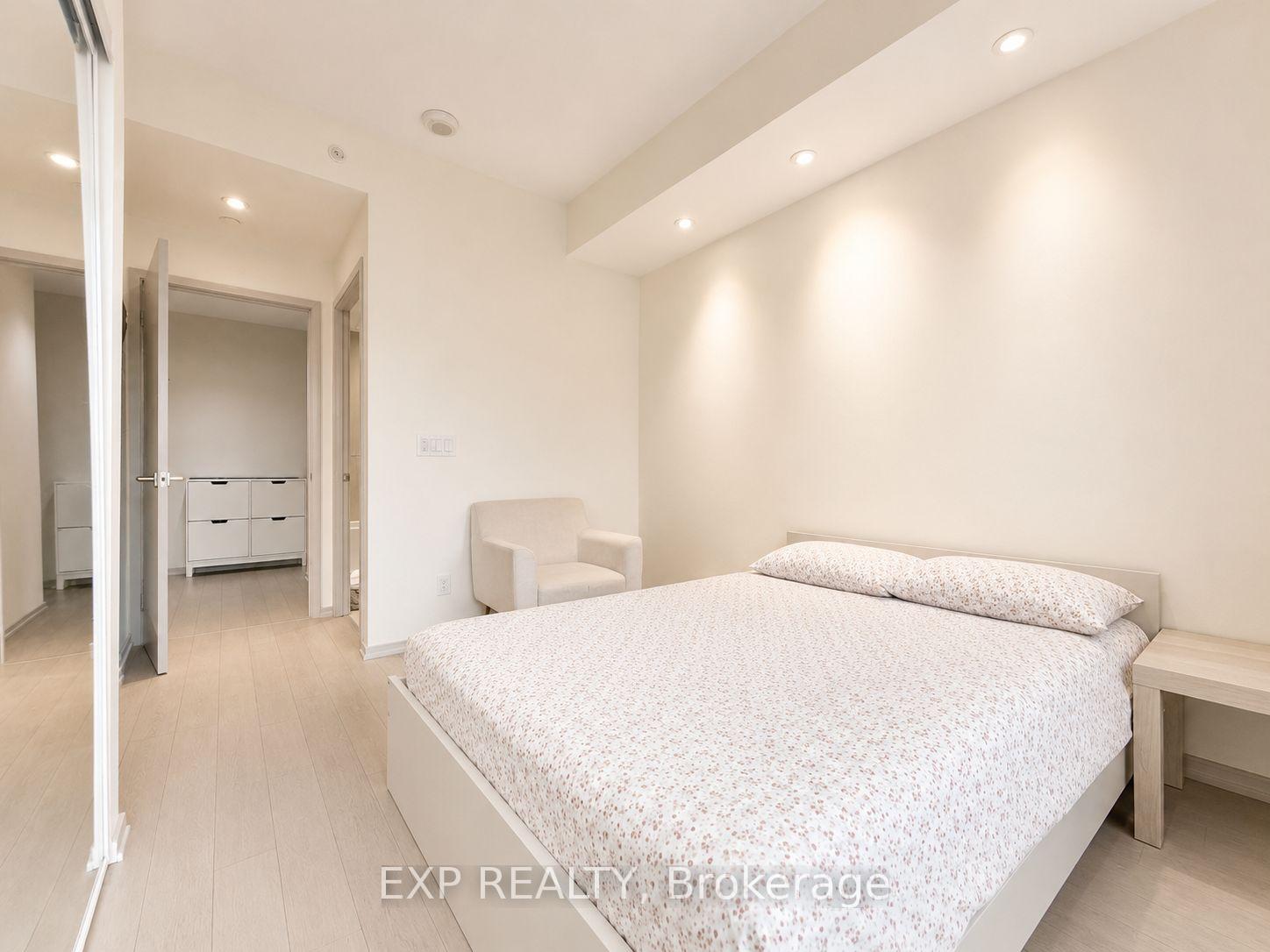 Photo 7 of Unit 1406, 70 Temperance Street, Toronto, Bay Street Corridor — HOMEH