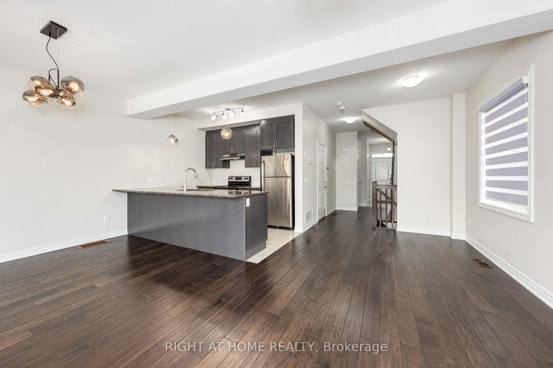 Photo 6 of 71 Southshore Crescent, Hamilton, Lakeshore — HOMEH