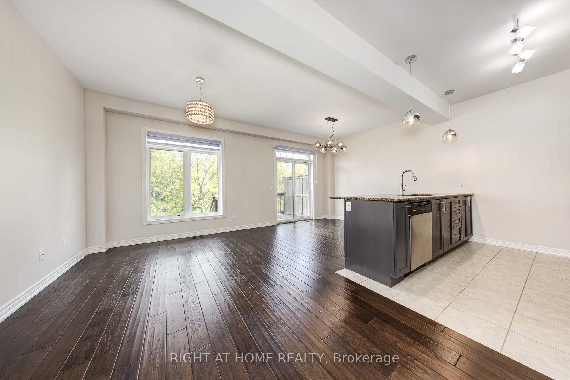 Photo 7 of 71 Southshore Crescent, Hamilton, Lakeshore — HOMEH