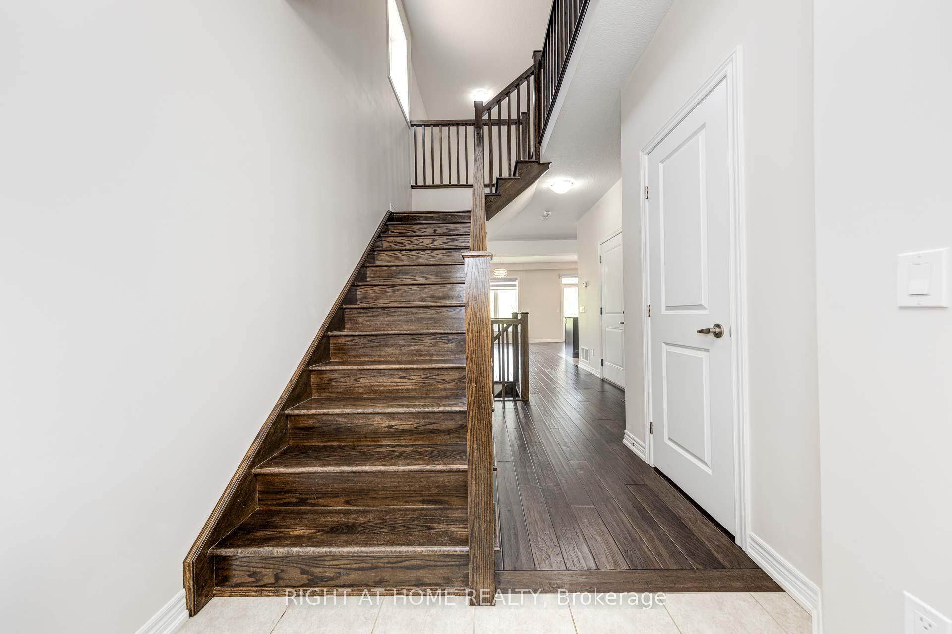 Photo 17 of 71 Southshore Crescent, Hamilton, Lakeshore — HOMEH