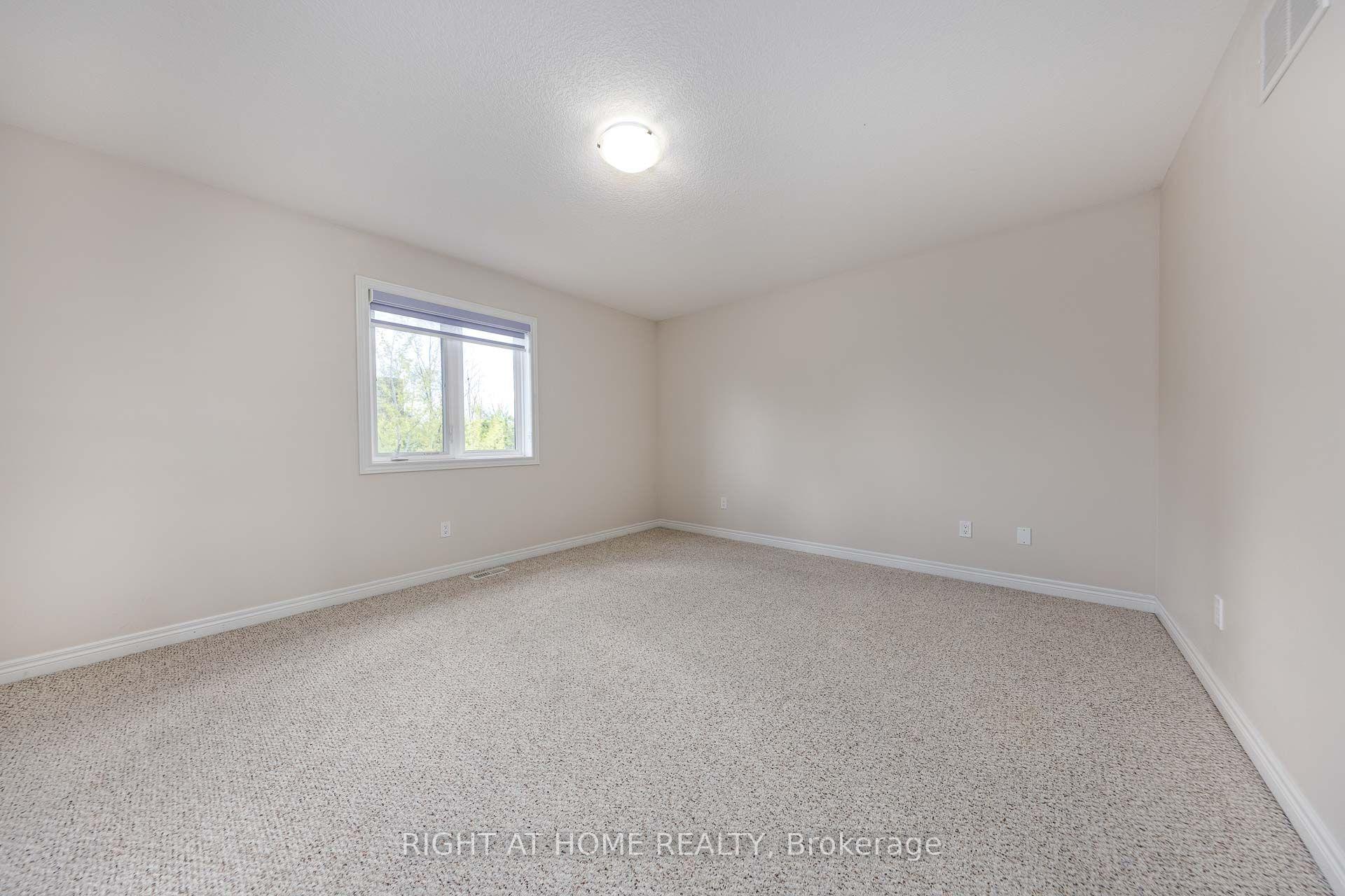 Photo 19 of 71 Southshore Crescent, Hamilton, Lakeshore — HOMEH