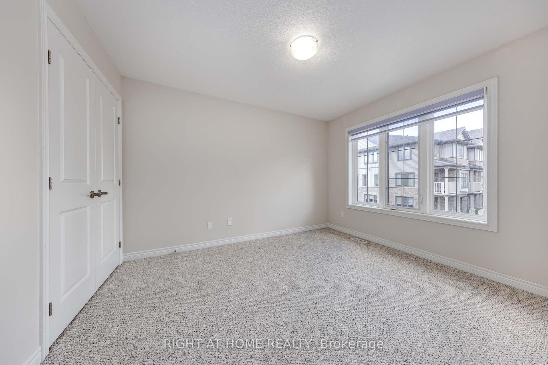 Photo 25 of 71 Southshore Crescent, Hamilton, Lakeshore — HOMEH