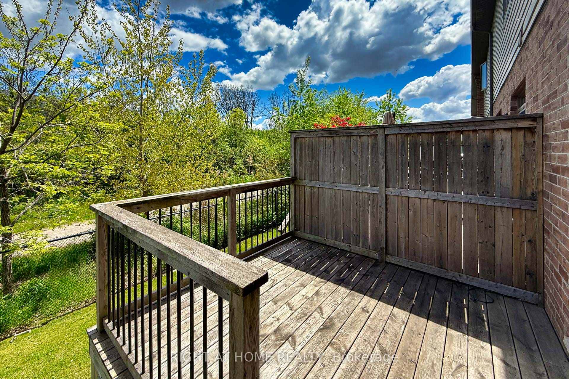 Photo 37 of 71 Southshore Crescent, Hamilton, Lakeshore — HOMEH
