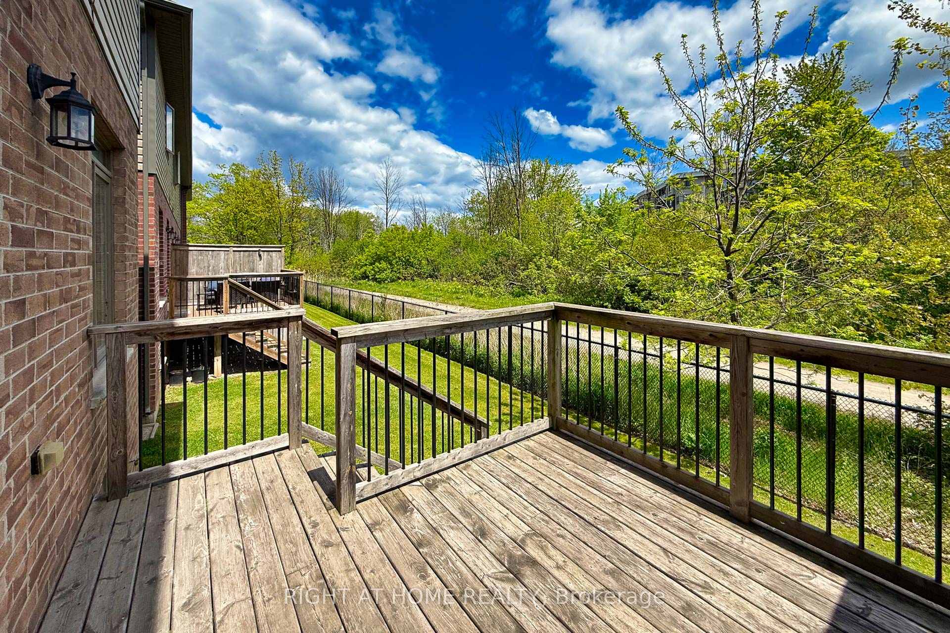 Photo 39 of 71 Southshore Crescent, Hamilton, Lakeshore — HOMEH
