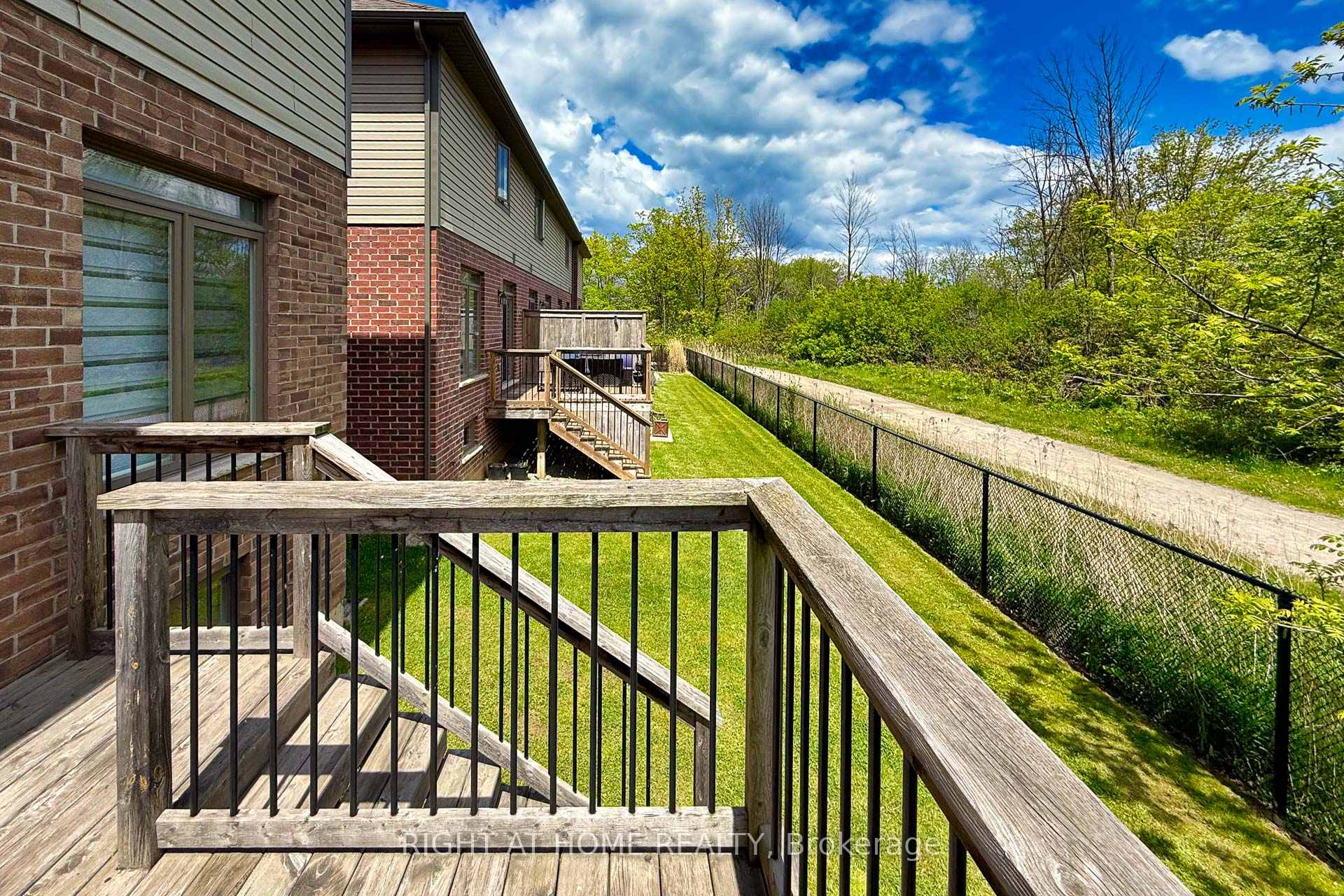 Photo 41 of 71 Southshore Crescent, Hamilton, Lakeshore — HOMEH