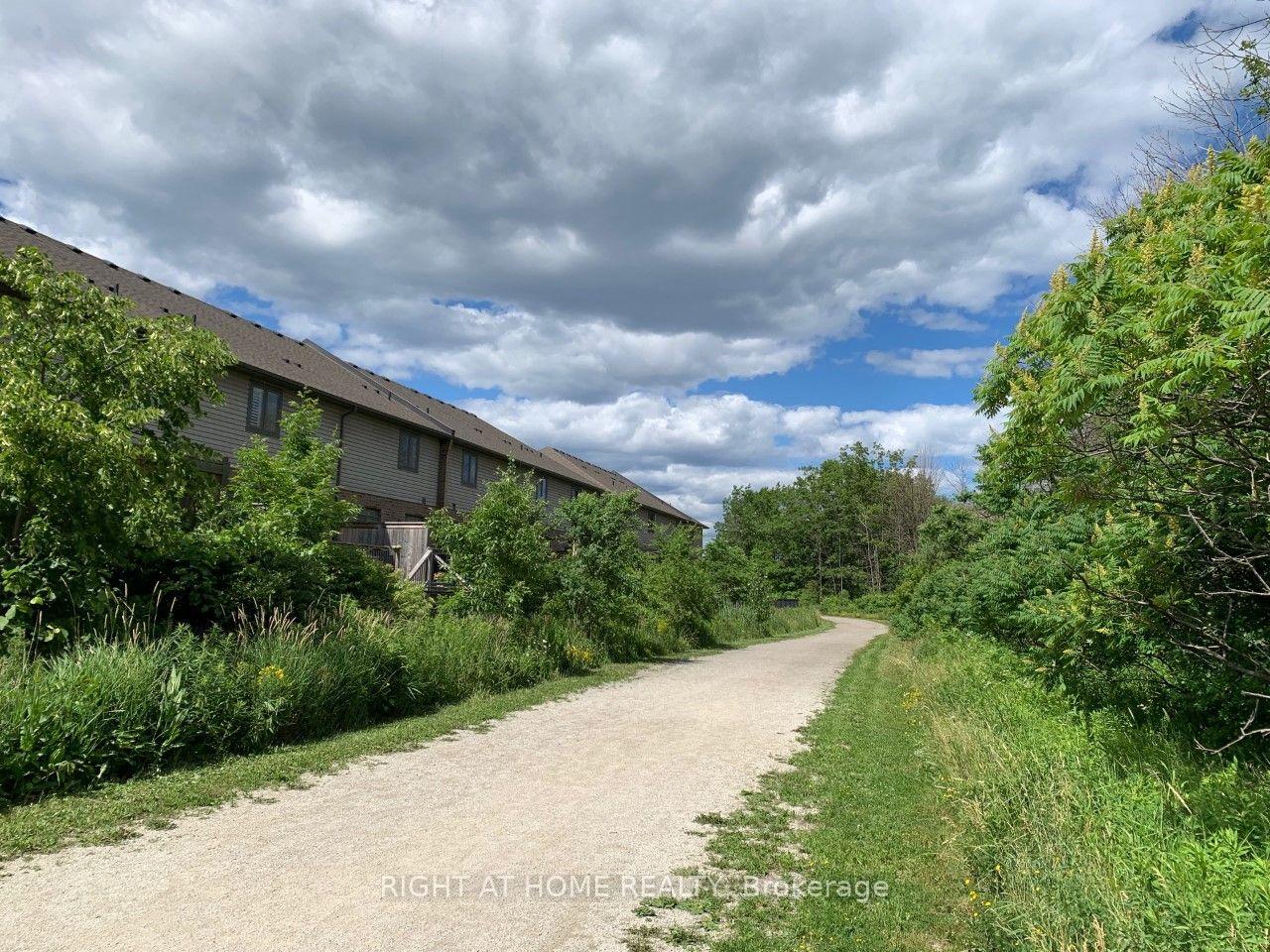 Photo 42 of 71 Southshore Crescent, Hamilton, Lakeshore — HOMEH