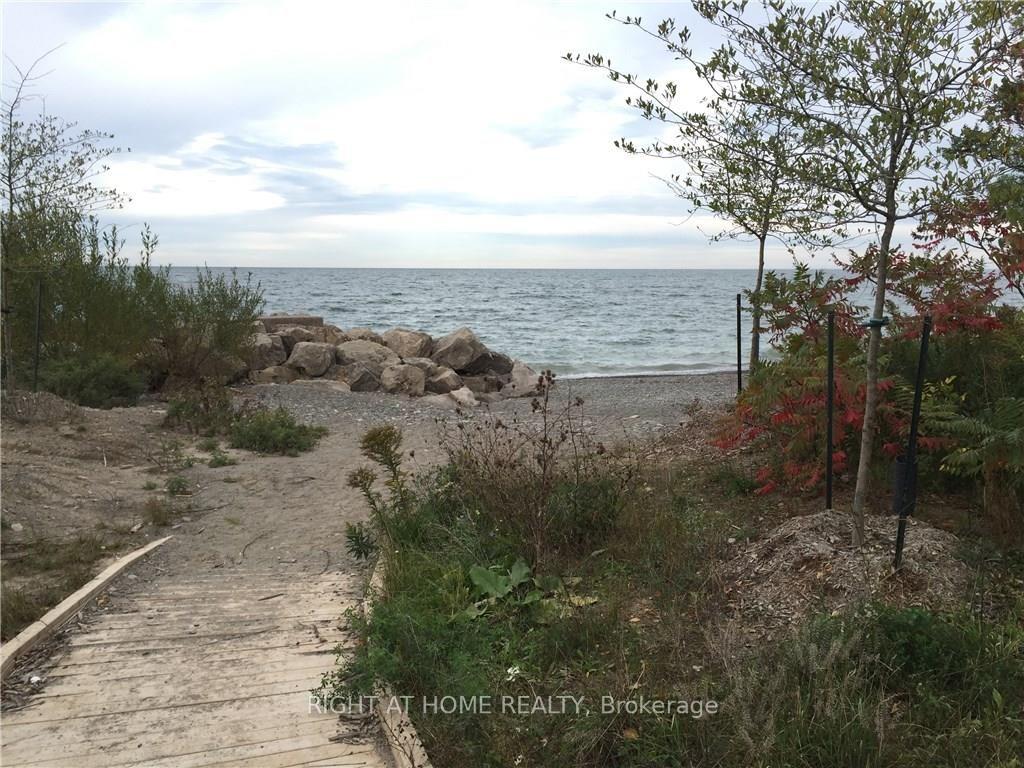 Photo 44 of 71 Southshore Crescent, Hamilton, Lakeshore — HOMEH