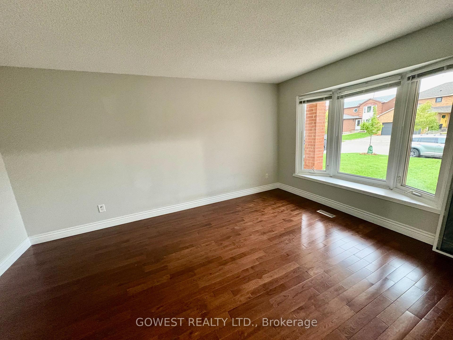 Photo 4 of 4138 Independence Avenue, Mississauga, Rathwood — HOMEH