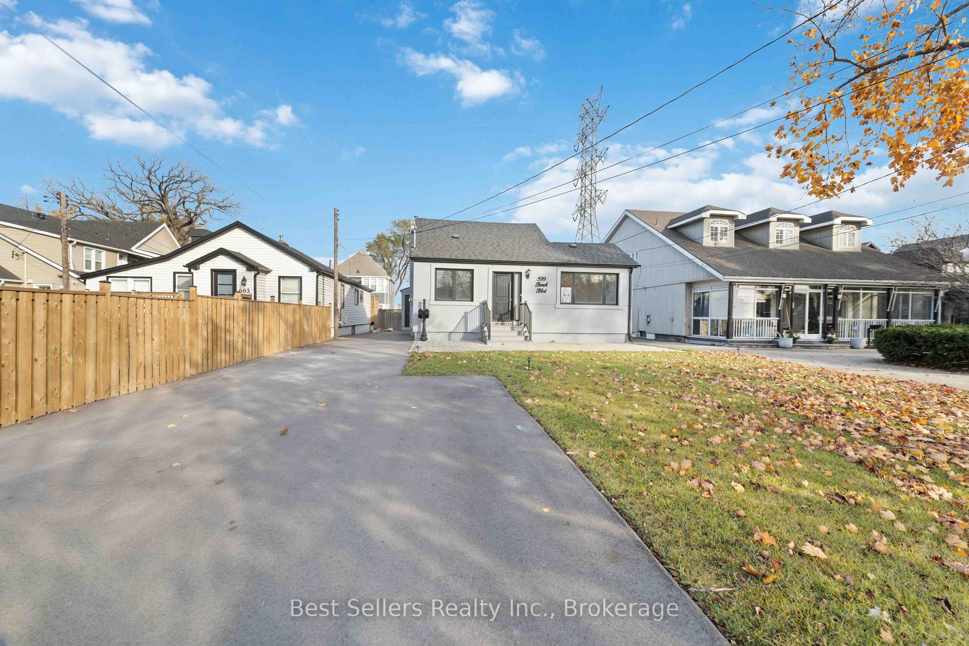 Photo 4 of Unit A, 599 Beach Boulevard, Hamilton, Hamilton Beach — HOMEH