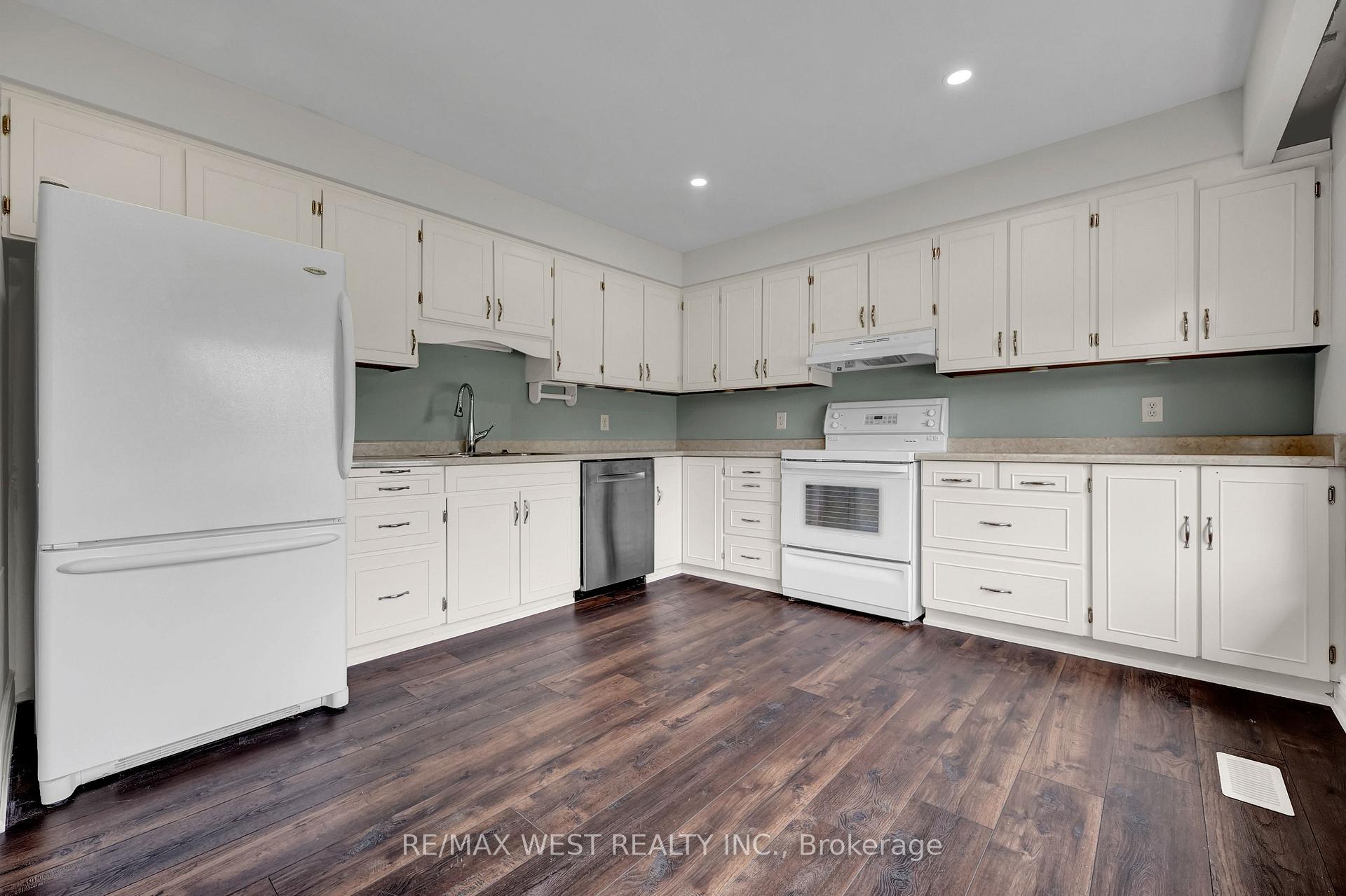 Photo 8 of Unit Main, 397 Brentwood Avenue, Oshawa, O'Neill — HOMEH