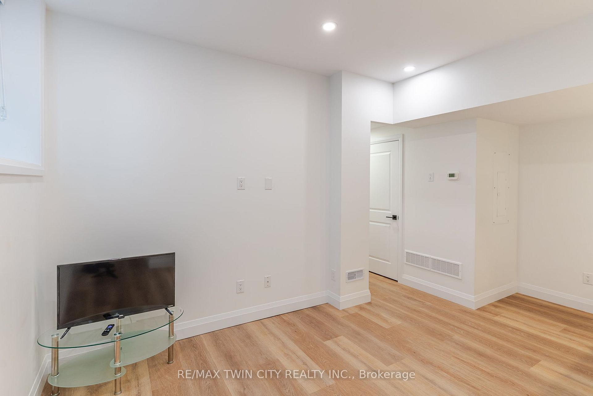 Photo 2 of Unit 4, 825 Stirling Avenue S, Kitchener, Meinzinger — HOMEH