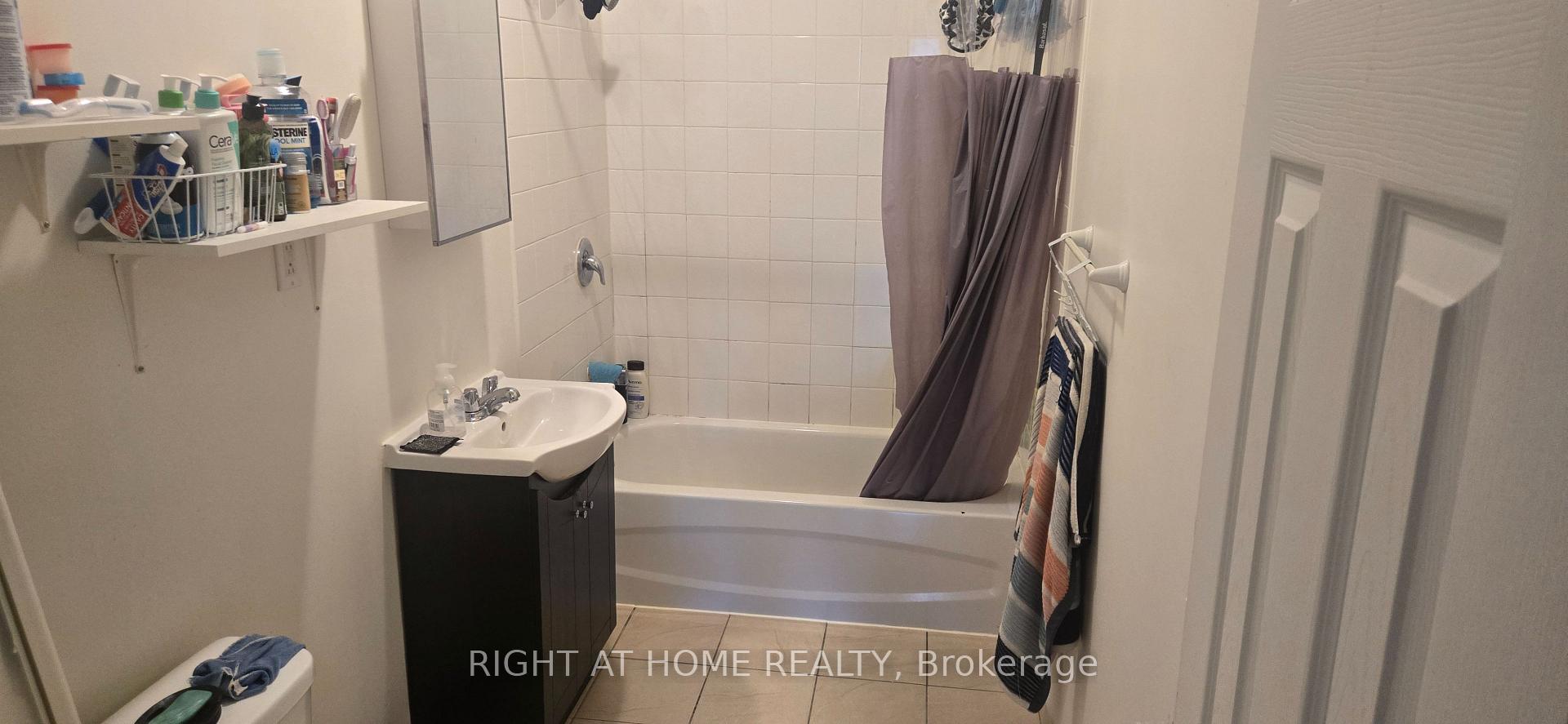 Photo 23 of 553 Rogers Road, Toronto, Keelesdale-Eglinton West — HOMEH