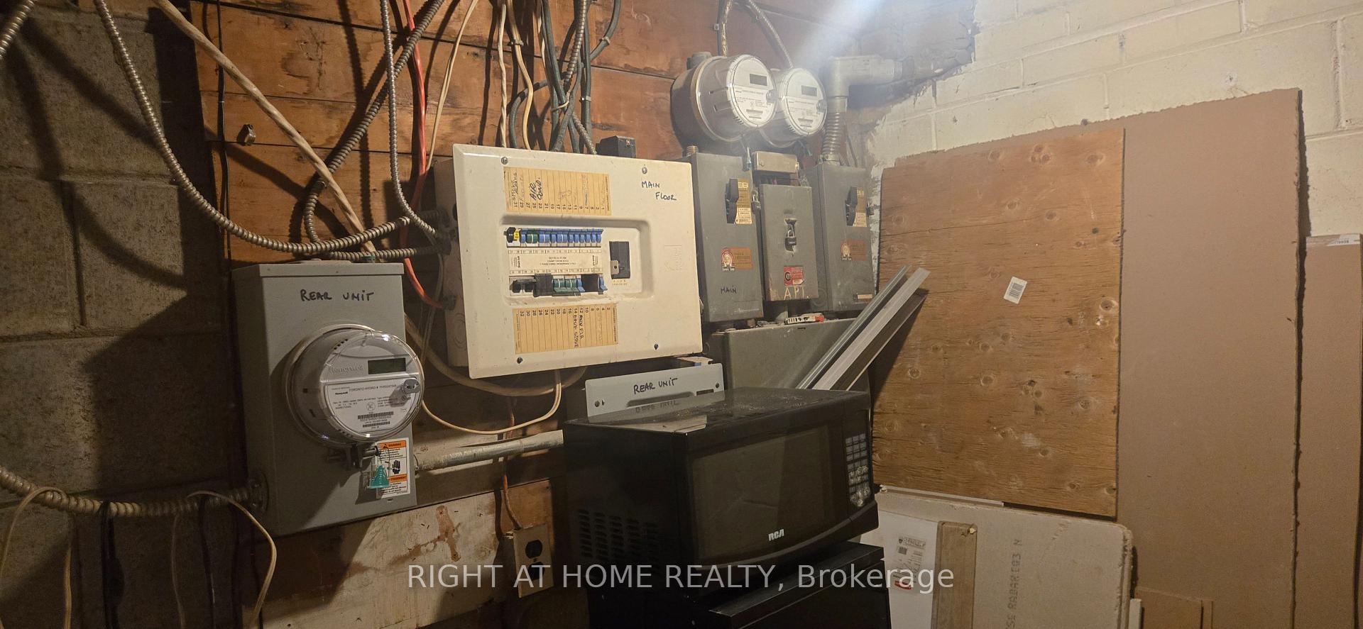 Photo 29 of 553 Rogers Road, Toronto, Keelesdale-Eglinton West — HOMEH