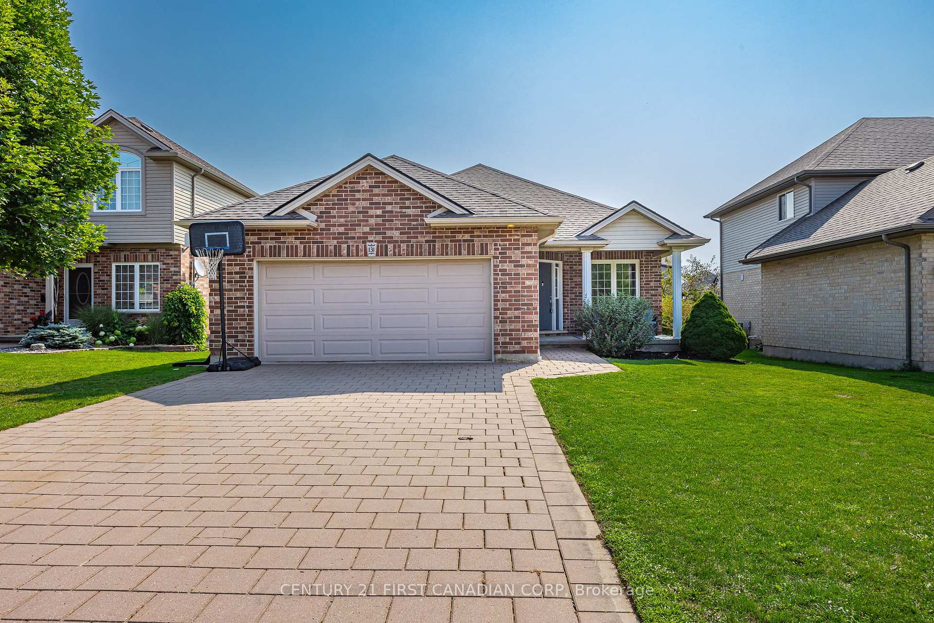 Photo 4 of 131 Deborah Drive, Strathroy-Caradoc, NE — HOMEH