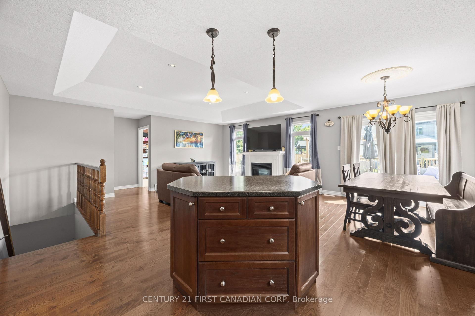Photo 15 of 131 Deborah Drive, Strathroy-Caradoc, NE — HOMEH