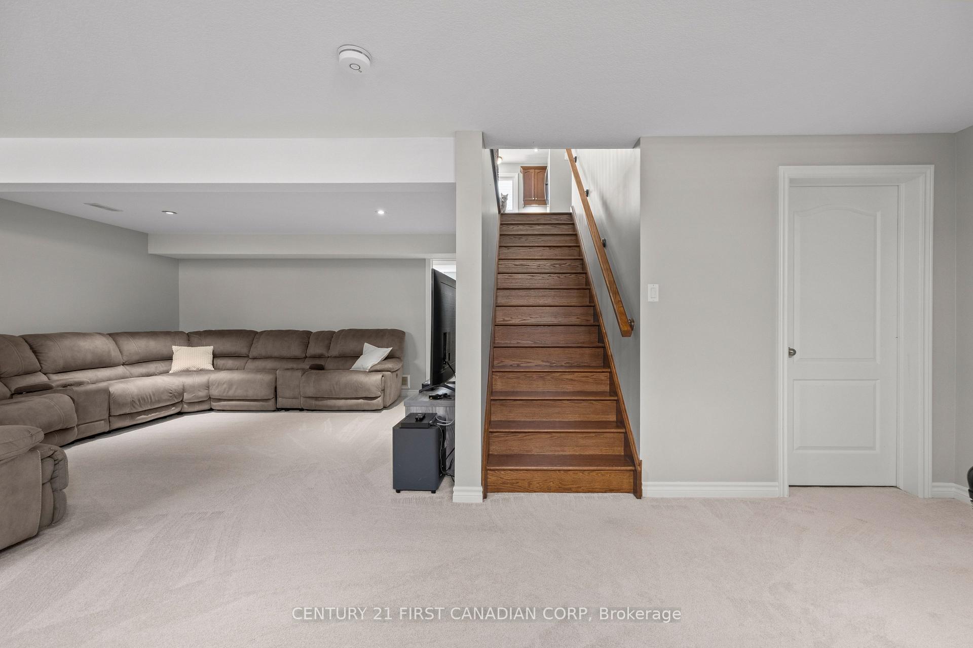 Photo 24 of 131 Deborah Drive, Strathroy-Caradoc, NE — HOMEH