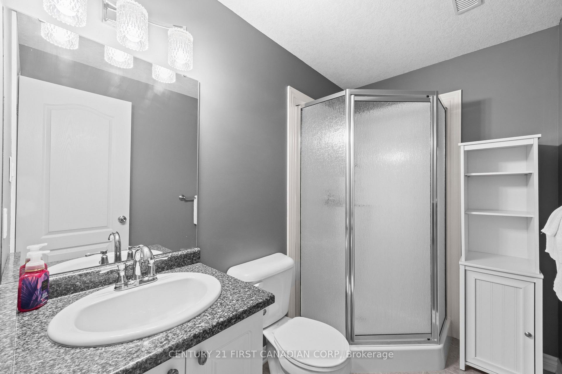 Photo 30 of 131 Deborah Drive, Strathroy-Caradoc, NE — HOMEH