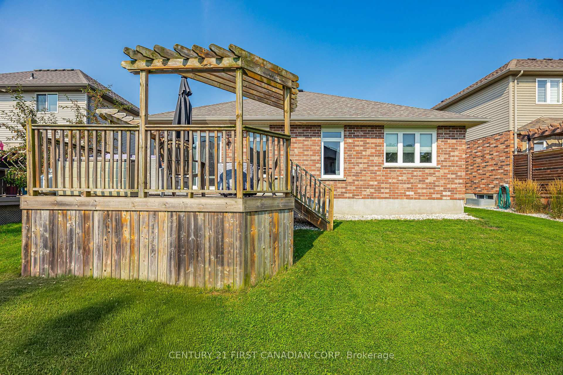 Photo 34 of 131 Deborah Drive, Strathroy-Caradoc, NE — HOMEH