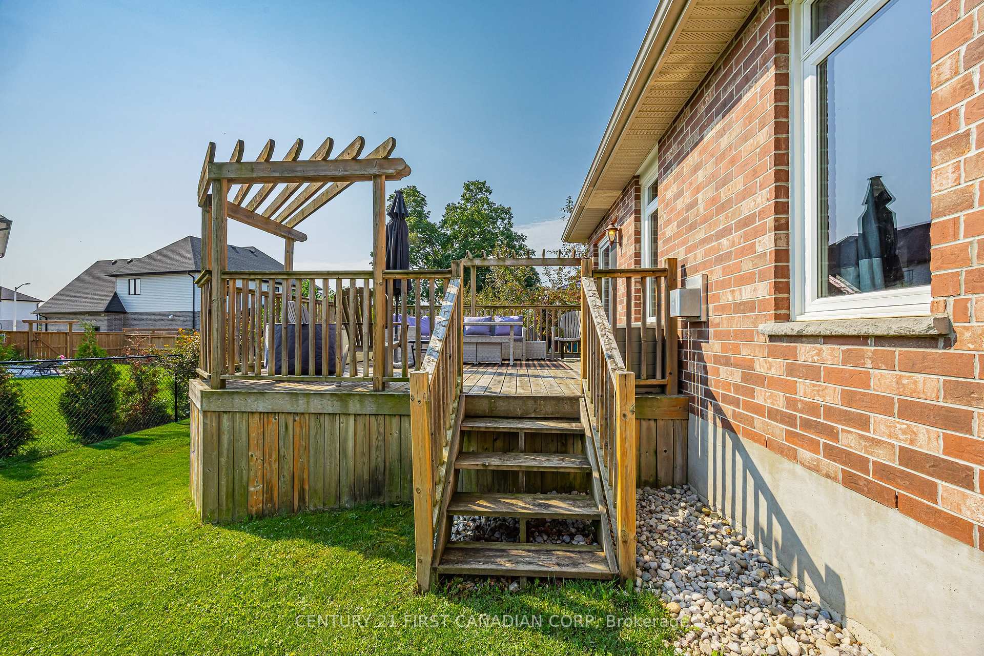 Photo 36 of 131 Deborah Drive, Strathroy-Caradoc, NE — HOMEH