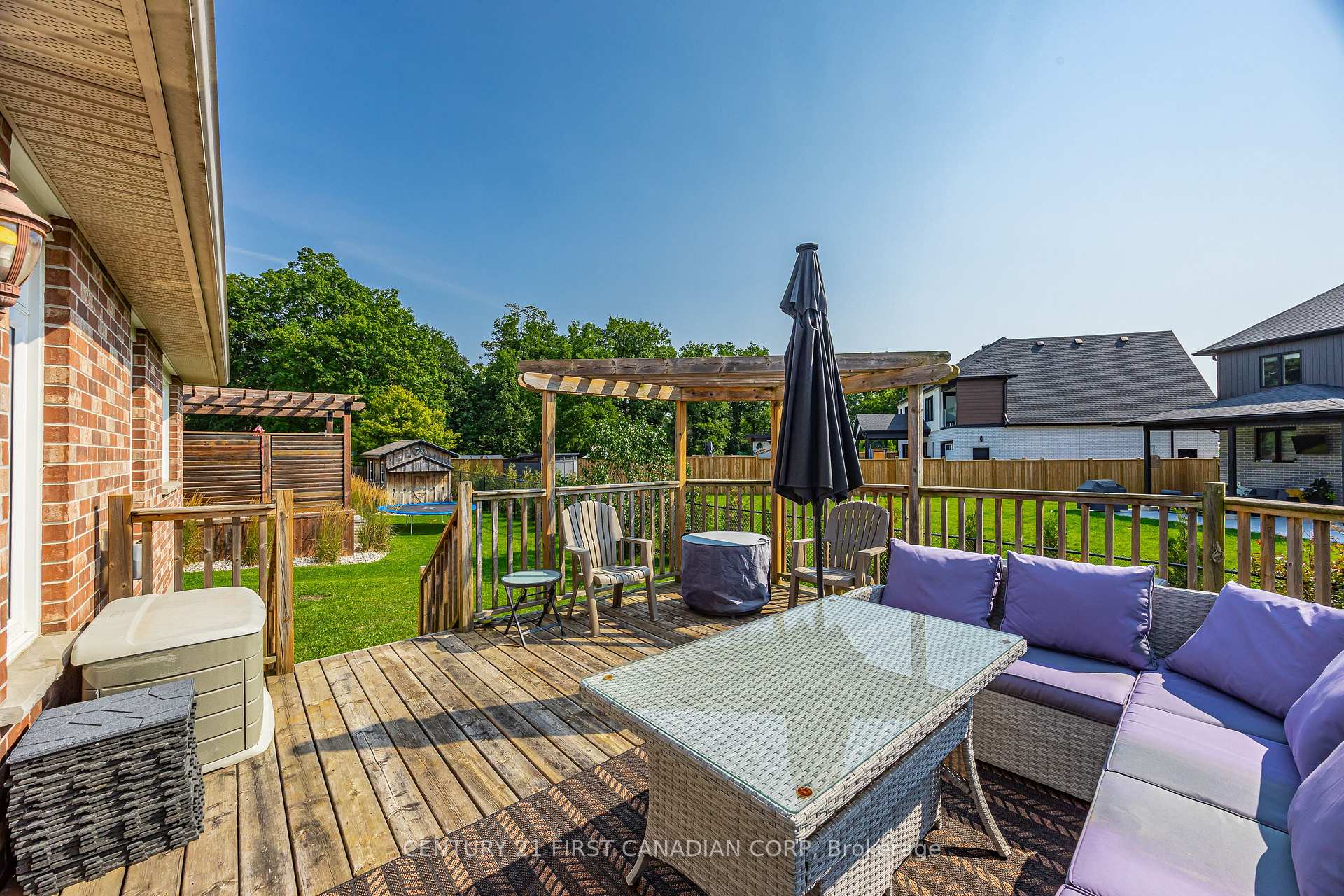 Photo 37 of 131 Deborah Drive, Strathroy-Caradoc, NE — HOMEH
