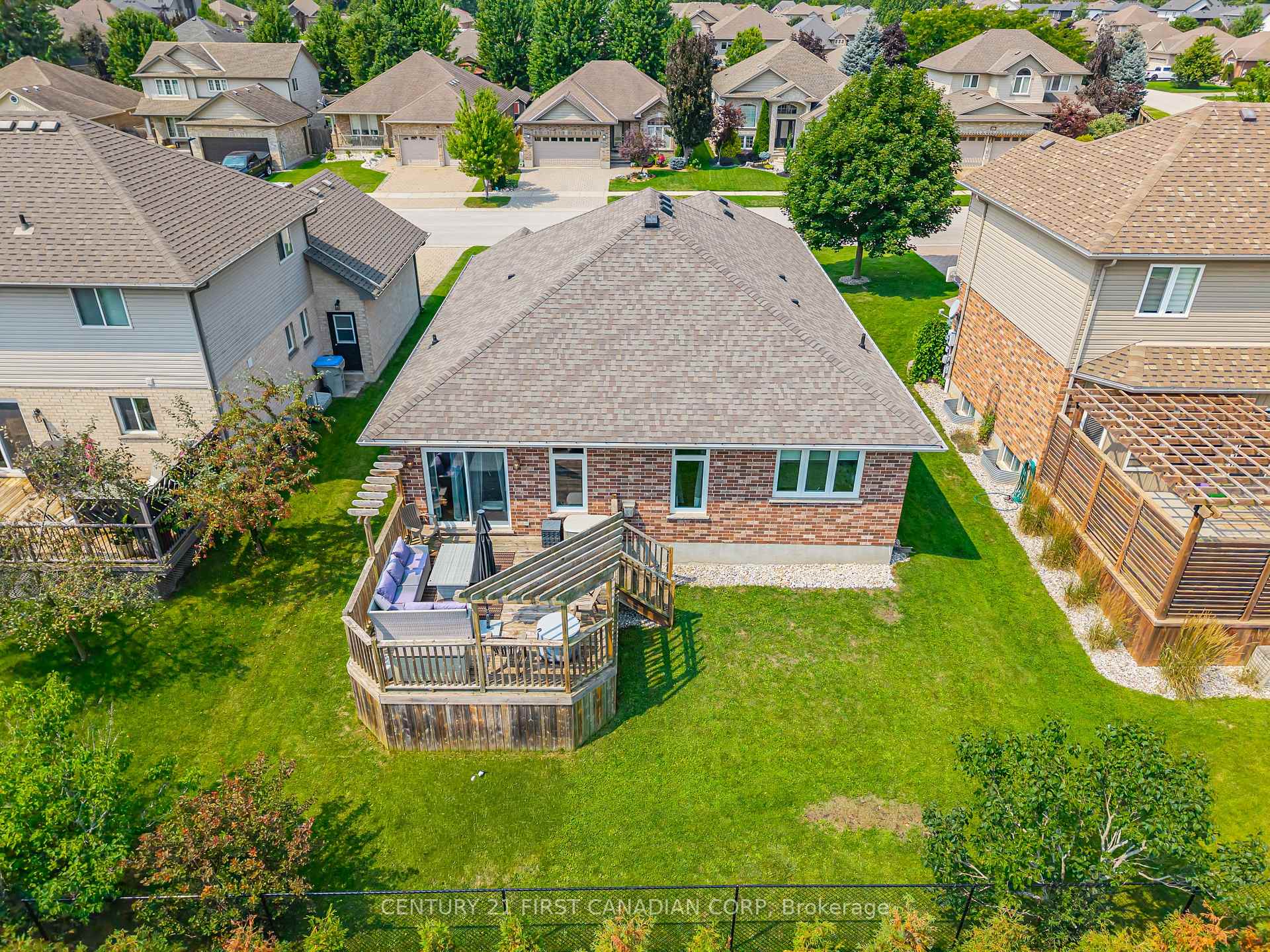 Photo 43 of 131 Deborah Drive, Strathroy-Caradoc, NE — HOMEH