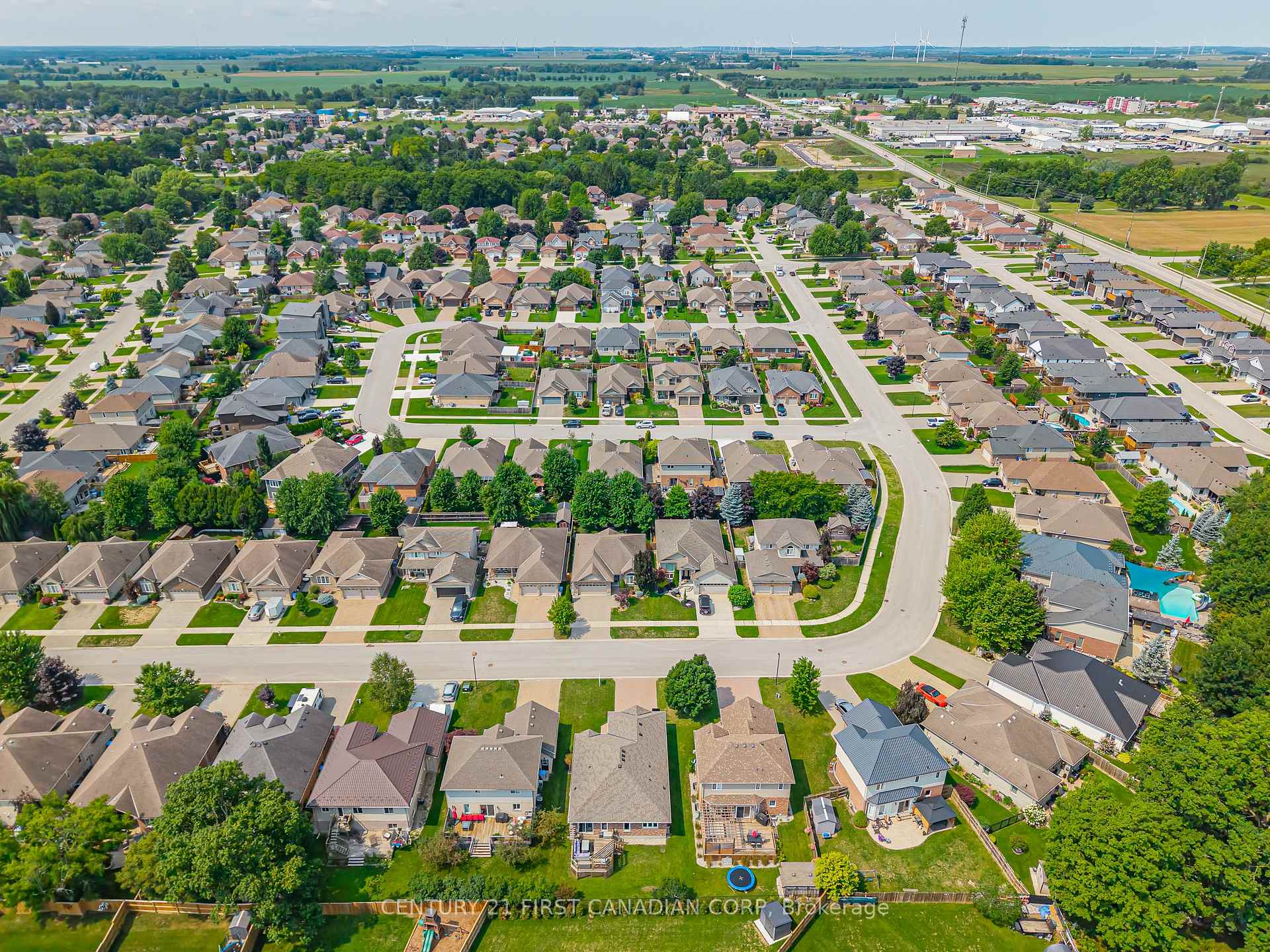 Photo 44 of 131 Deborah Drive, Strathroy-Caradoc, NE — HOMEH