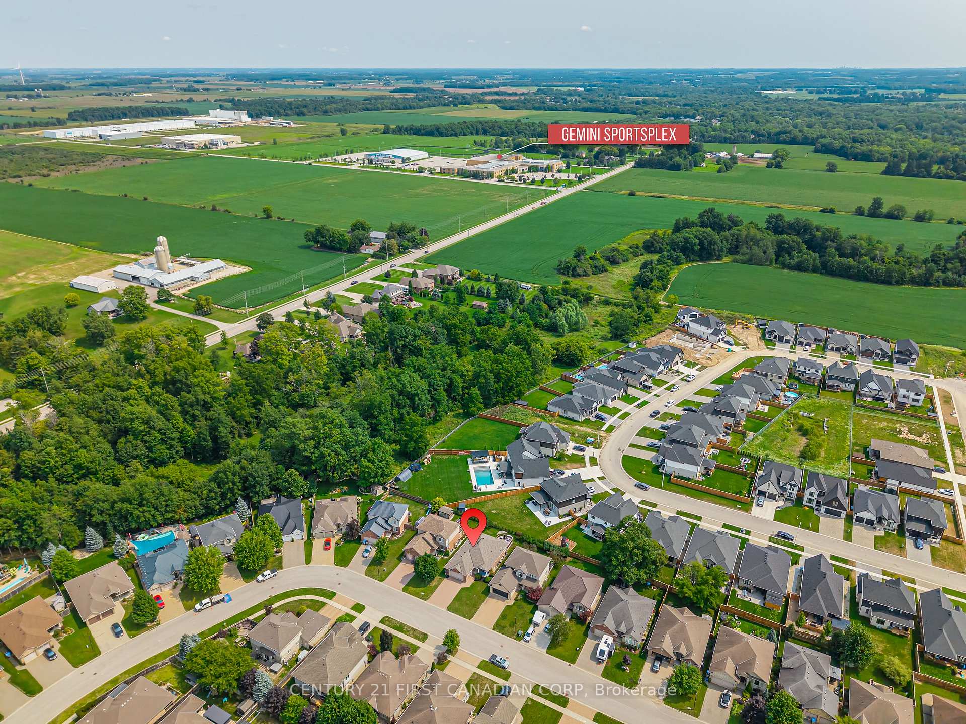 Photo 46 of 131 Deborah Drive, Strathroy-Caradoc, NE — HOMEH