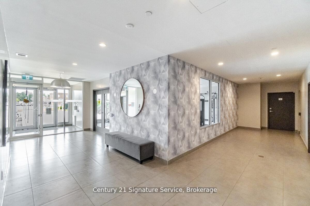 Photo 3 of Unit 911, 716 Main Street E, Milton, Timberlea — HOMEH