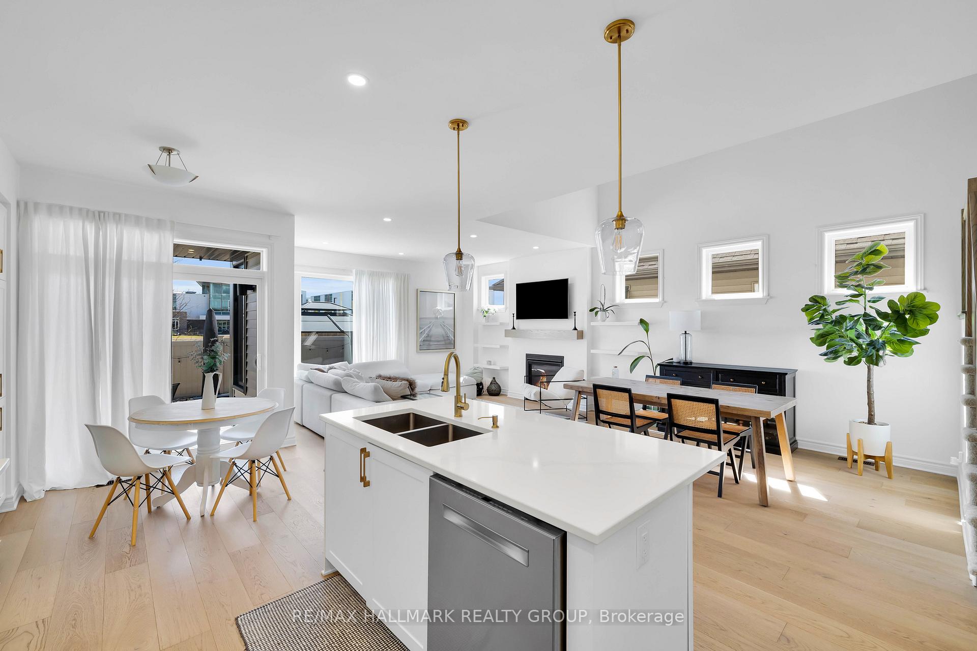 Photo 8 of 112 Crevasse Road, Ottawa, Mer Bleue/Bradley Estates/Anderson Park — HOMEH