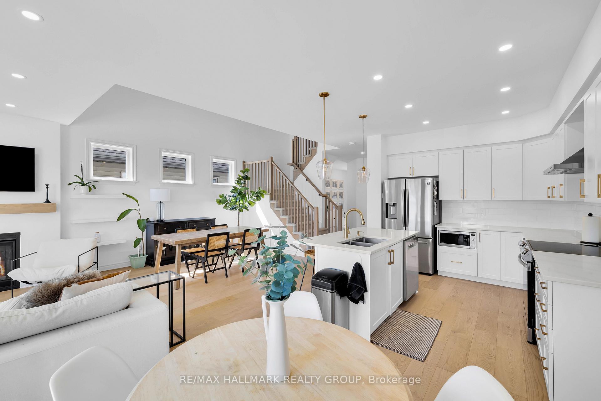 Photo 9 of 112 Crevasse Road, Ottawa, Mer Bleue/Bradley Estates/Anderson Park — HOMEH