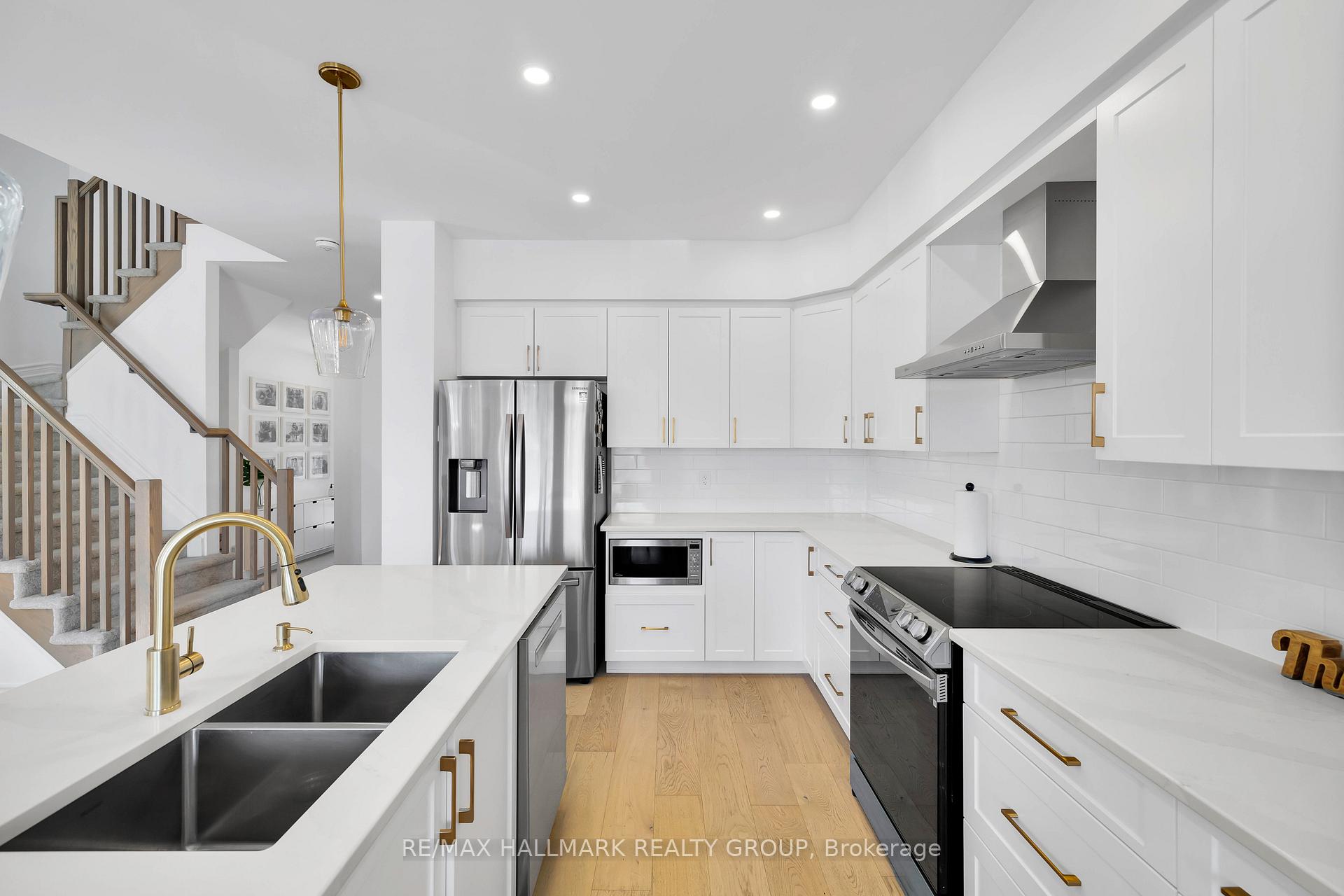 Photo 21 of 112 Crevasse Road, Ottawa, Mer Bleue/Bradley Estates/Anderson Park — HOMEH
