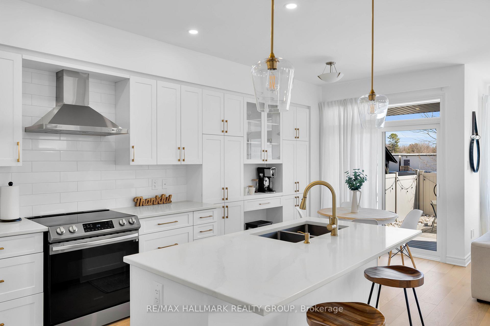 Photo 25 of 112 Crevasse Road, Ottawa, Mer Bleue/Bradley Estates/Anderson Park — HOMEH