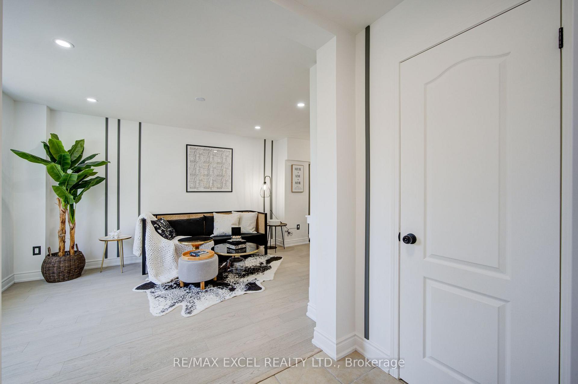Photo 5 of 454 Bur Oak Avenue, Markham, Berczy — HOMEH