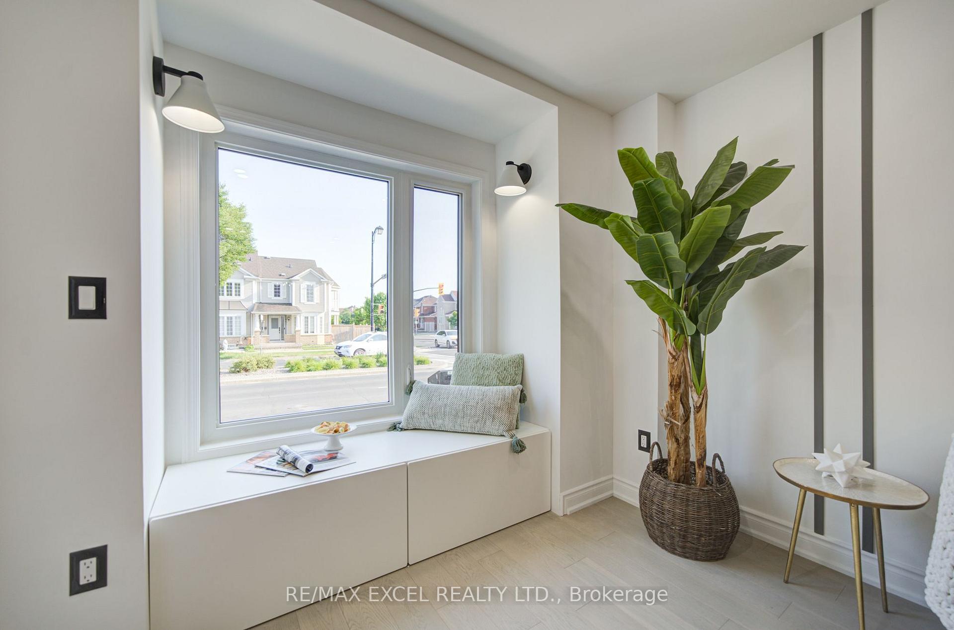 Photo 10 of 454 Bur Oak Avenue, Markham, Berczy — HOMEH