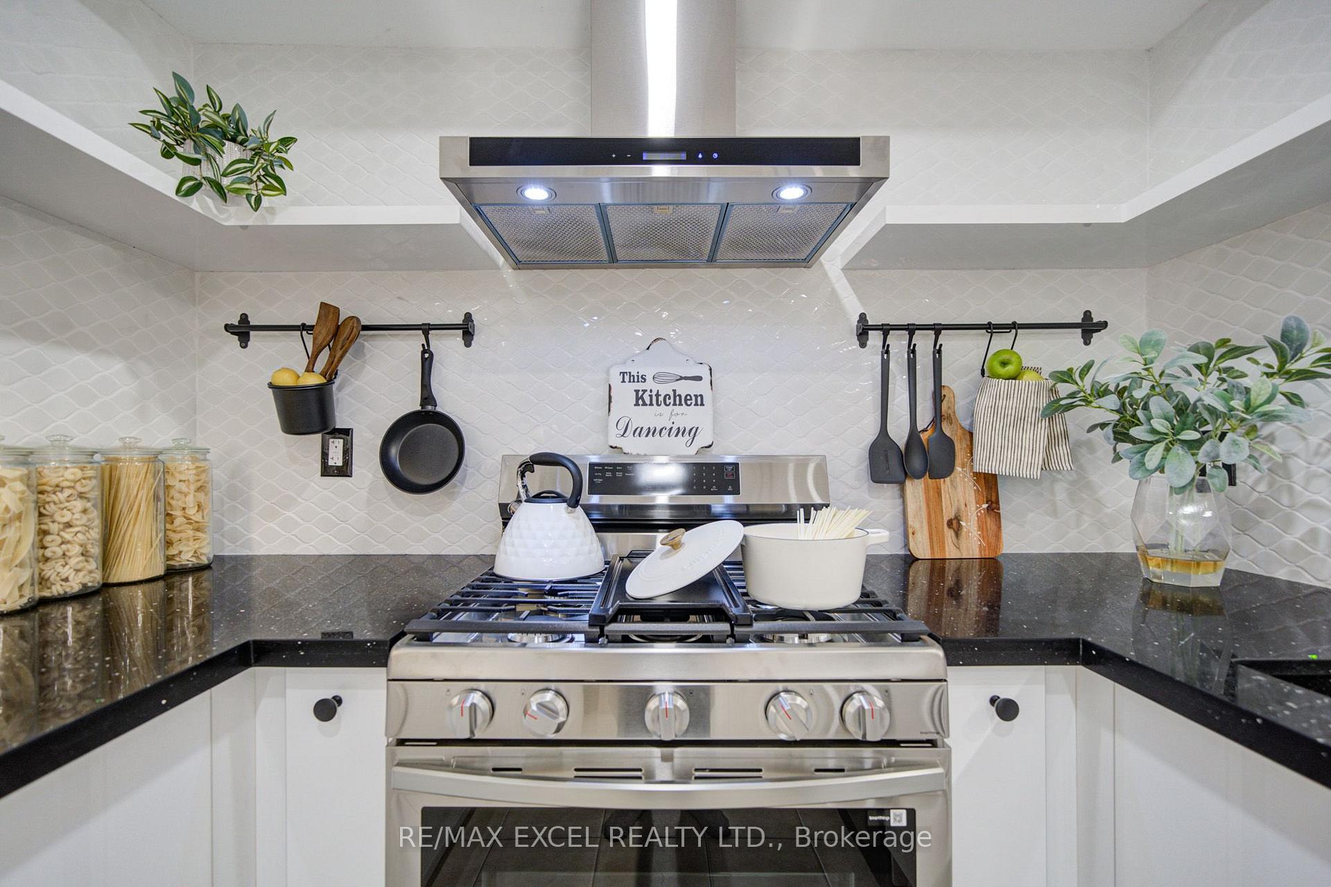 Photo 16 of 454 Bur Oak Avenue, Markham, Berczy — HOMEH