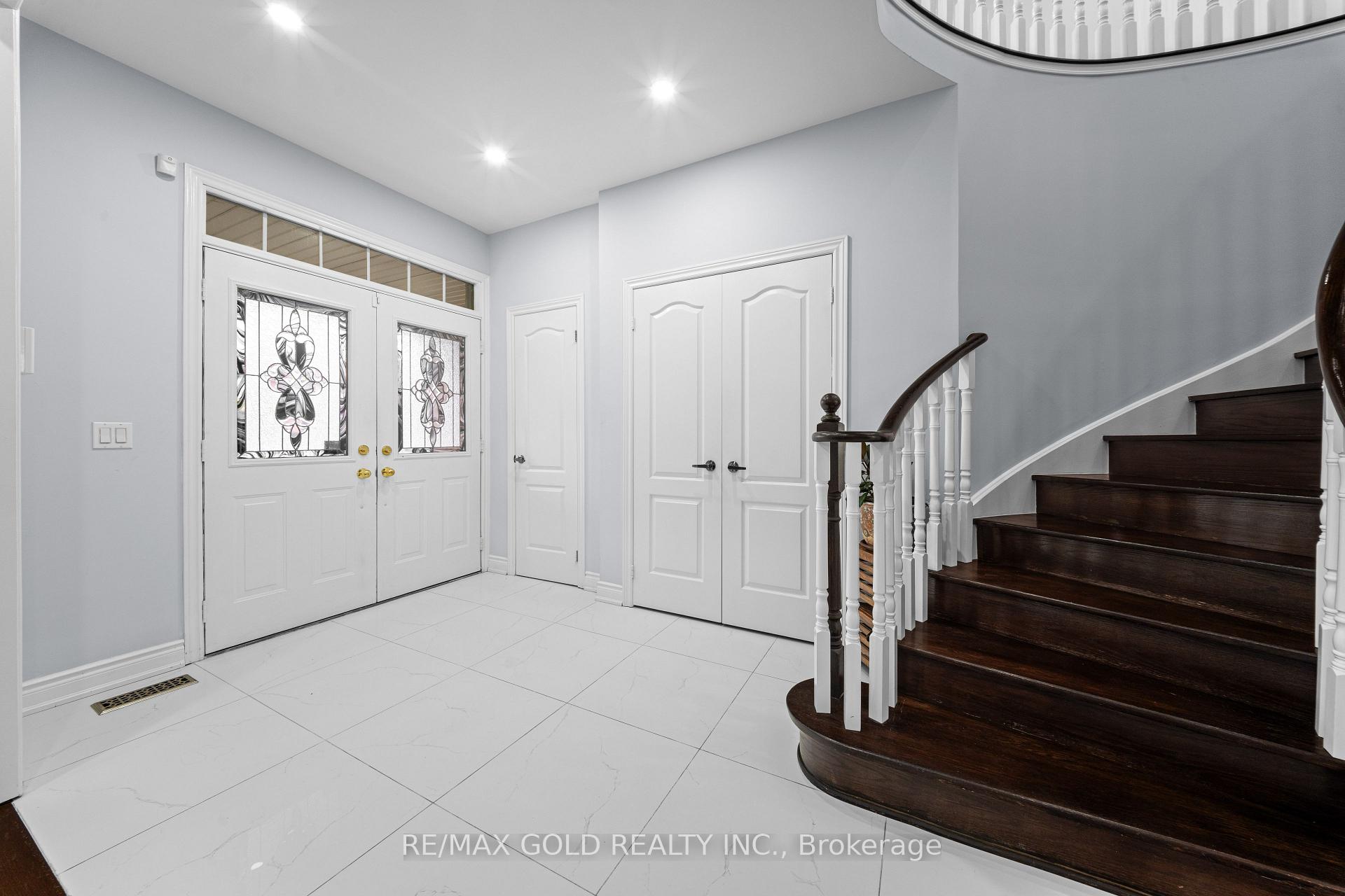 Photo 3 of 58 Brunetta Way, Brampton, Bram East — HOMEH