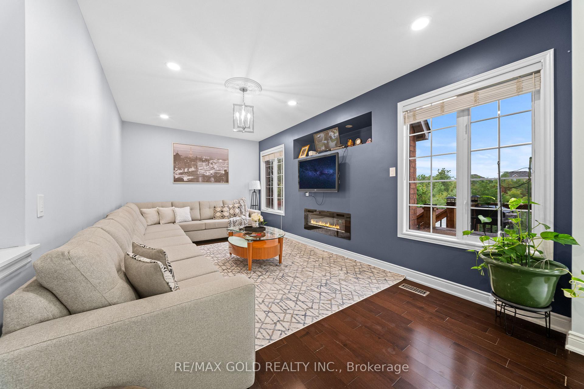 Photo 12 of 58 Brunetta Way, Brampton, Bram East — HOMEH