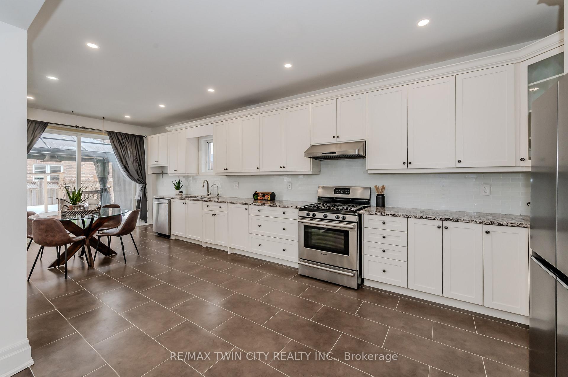 Photo 10 of 498 Thomas Slee Drive, Kitchener, Doon South — HOMEH