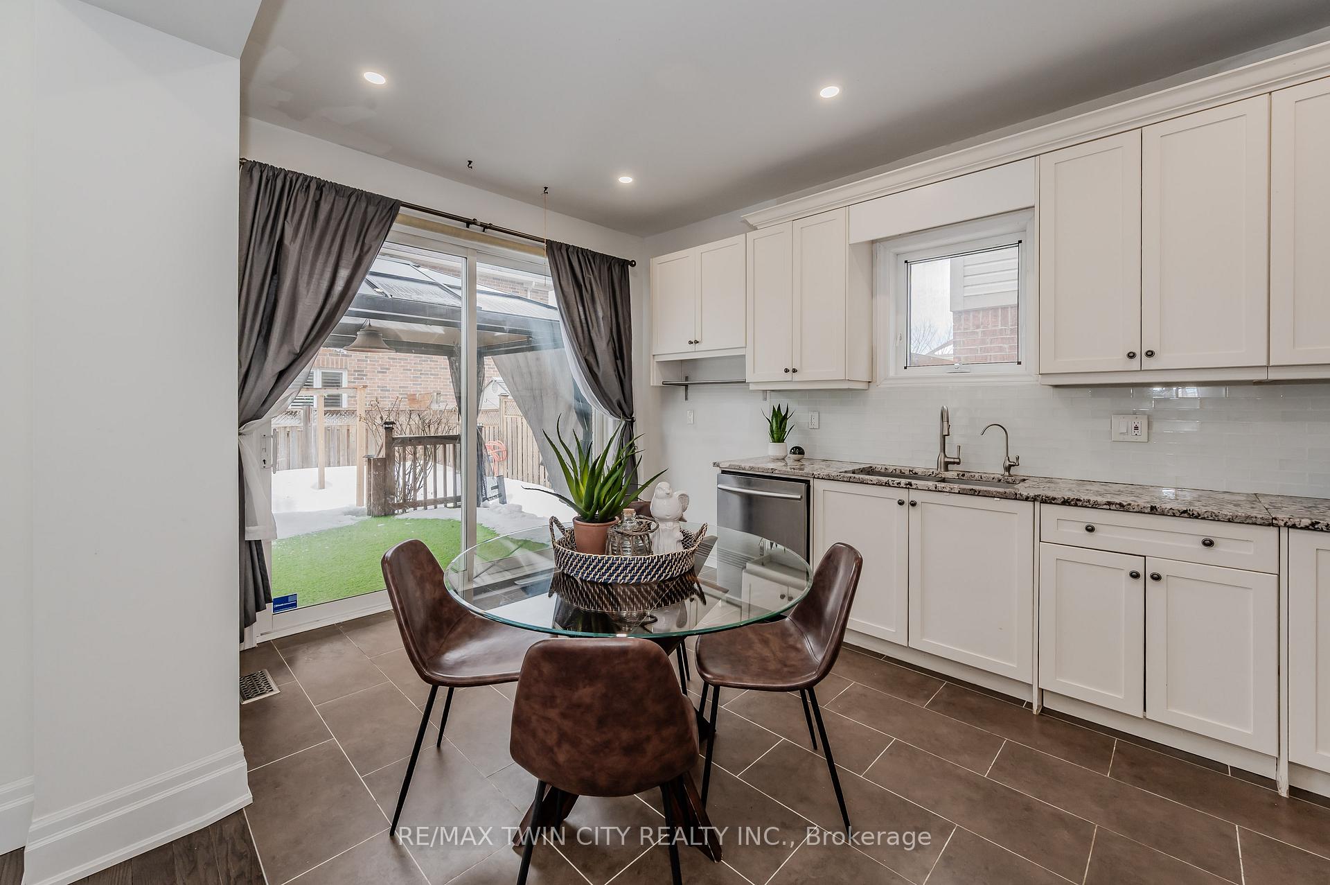 Photo 12 of 498 Thomas Slee Drive, Kitchener, Doon South — HOMEH